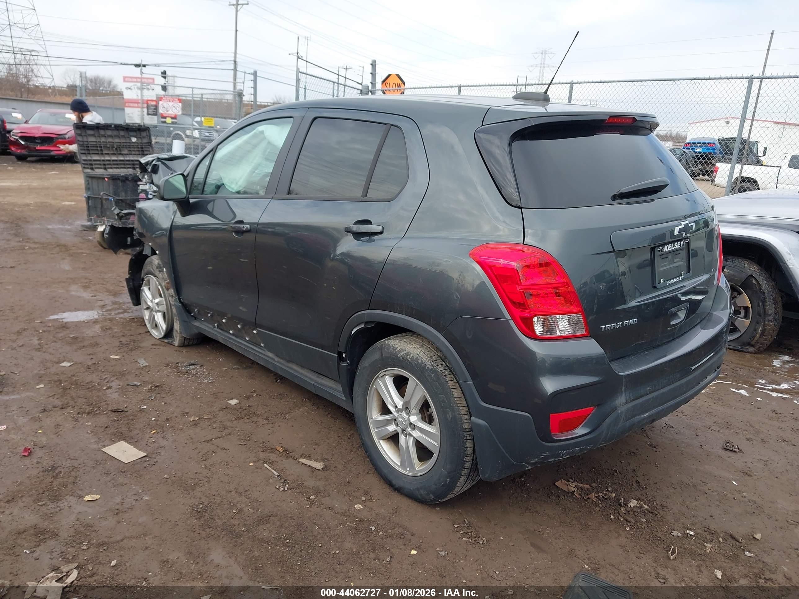 CHEVROLET TRAX image 3