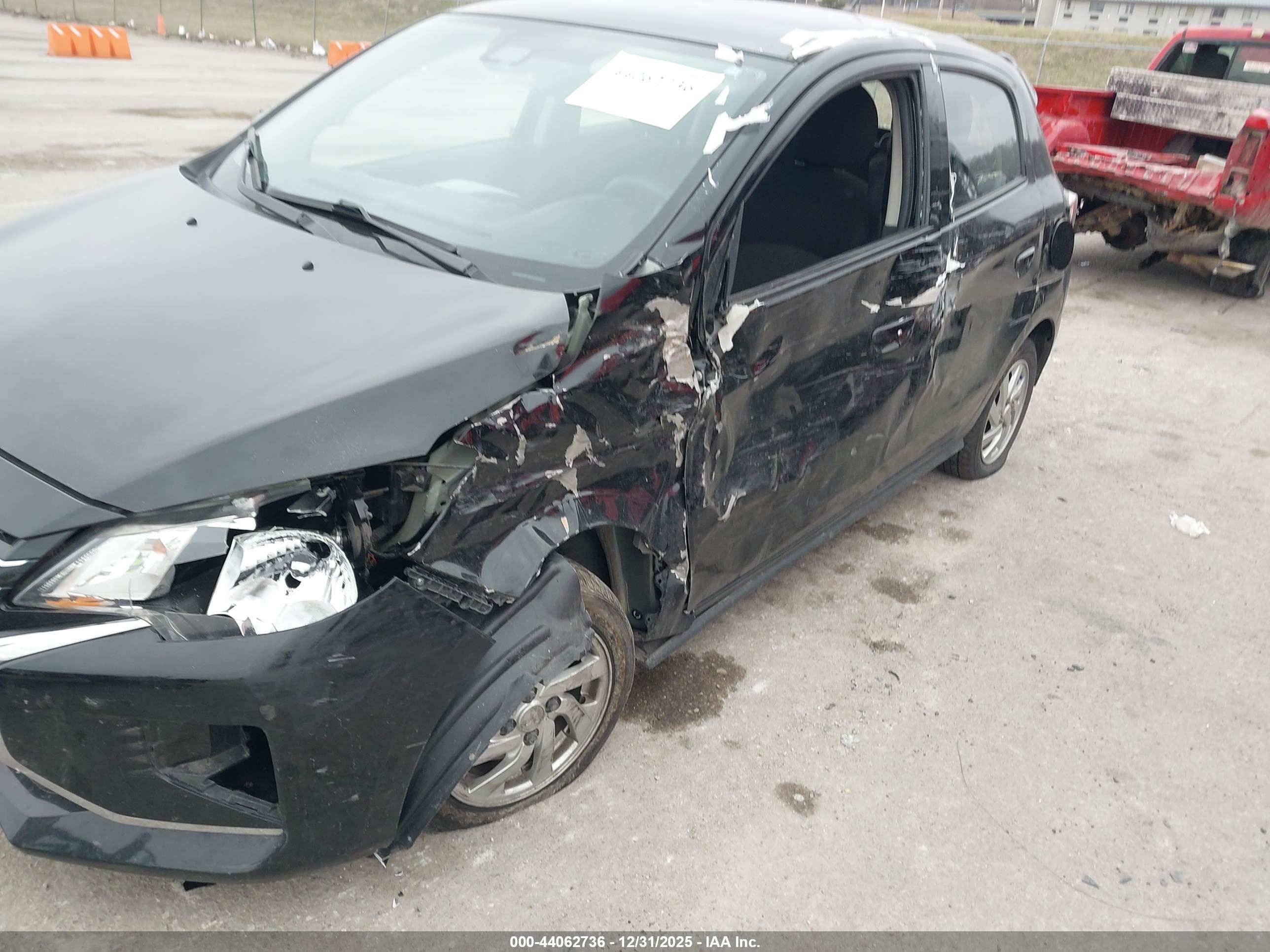 MITSUBISHI MIRAGE image 6