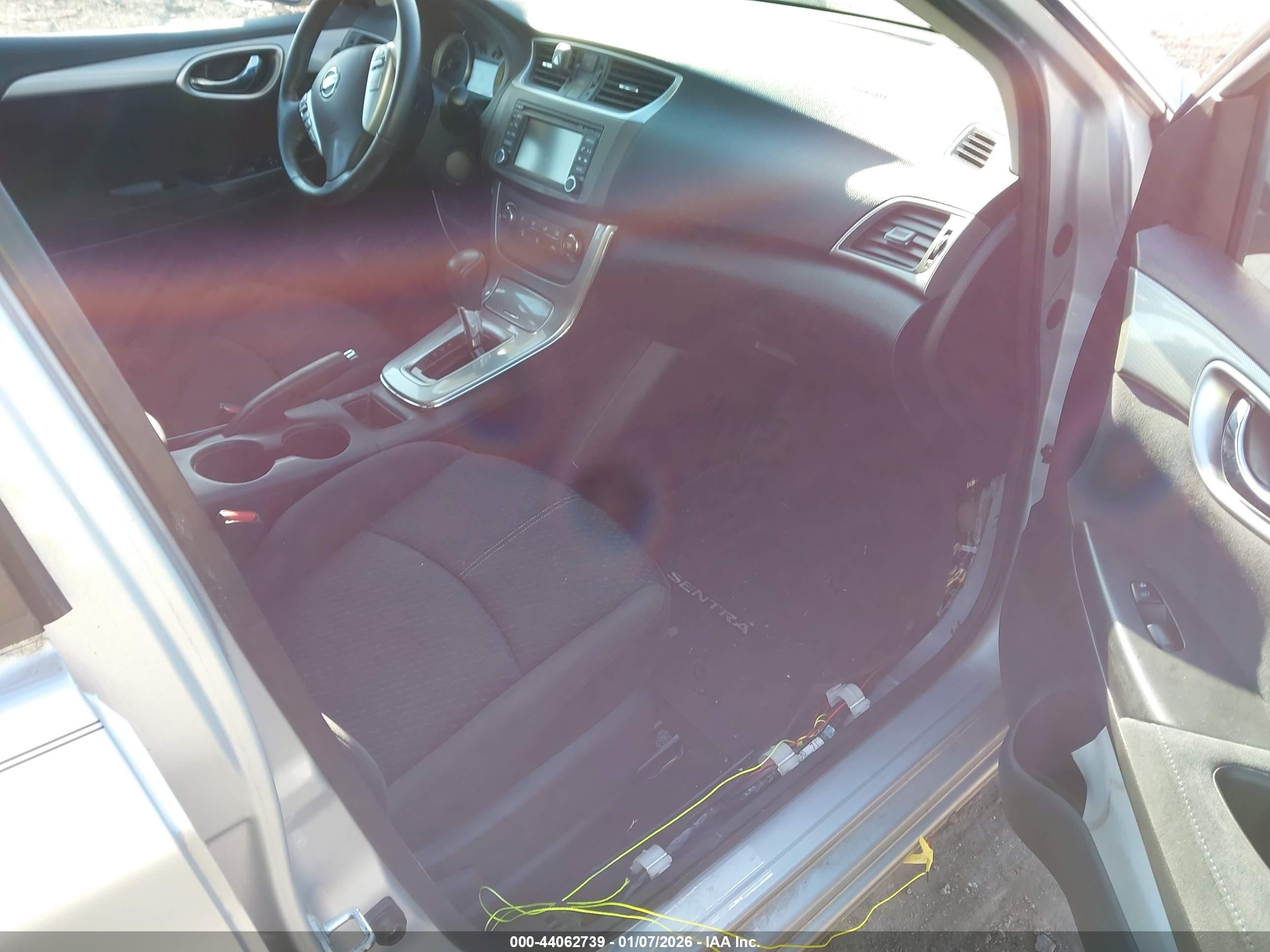 NISSAN SENTRA image 5