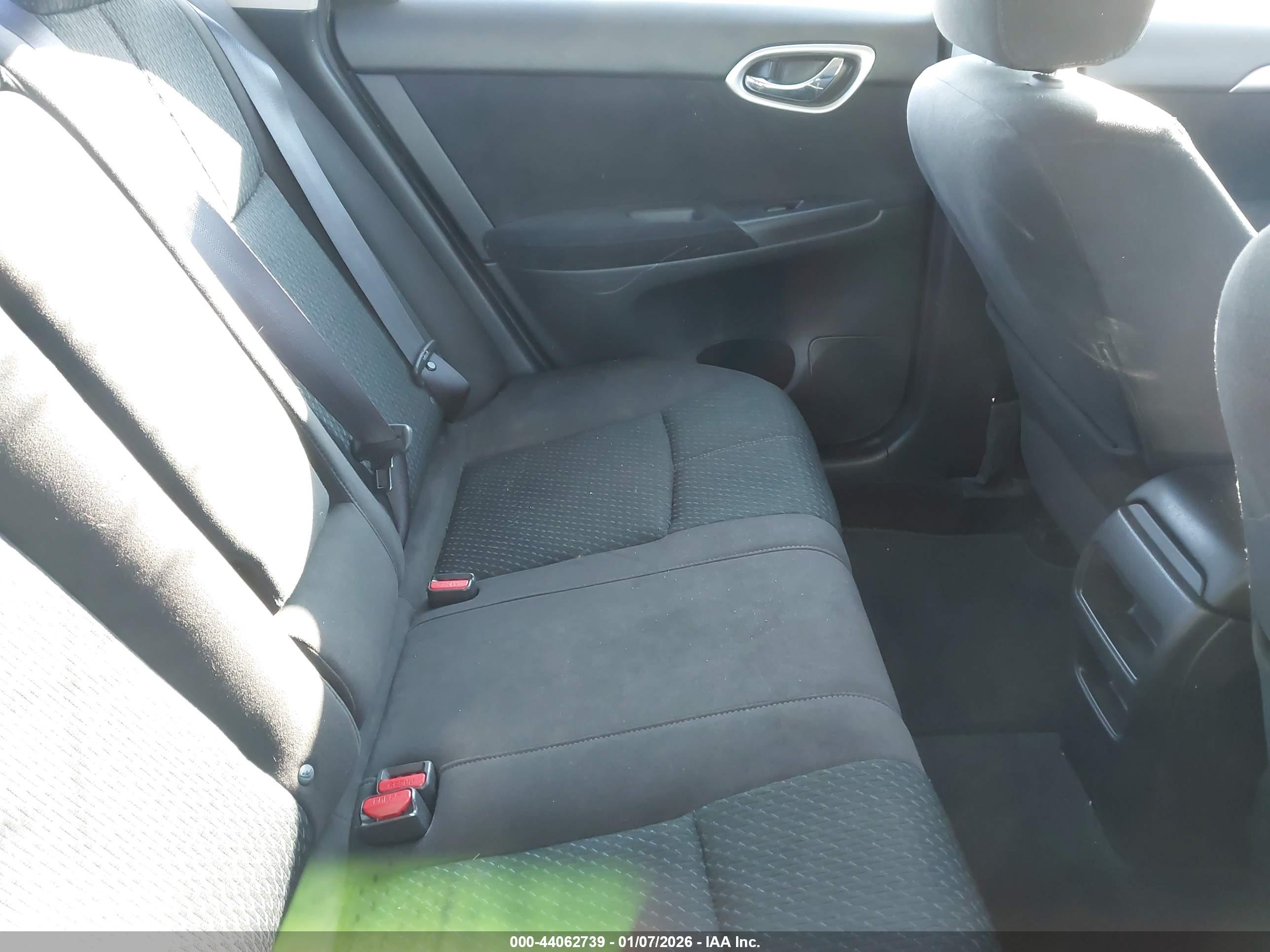 NISSAN SENTRA image 8