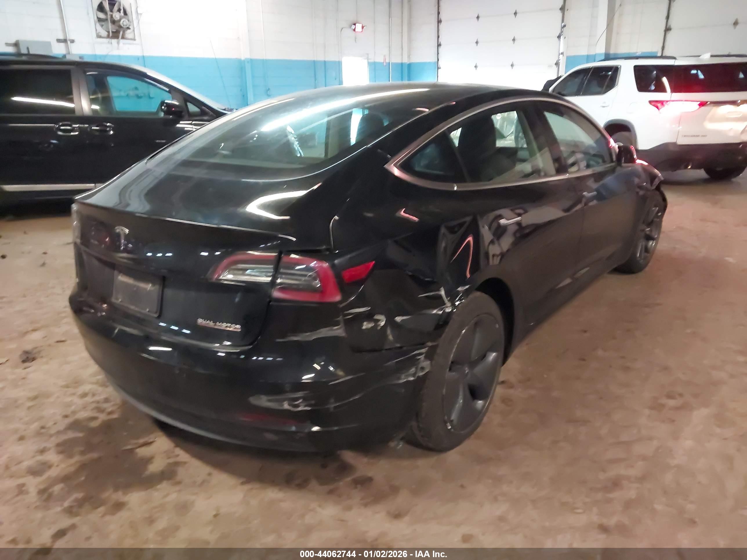 TESLA MODEL image 4