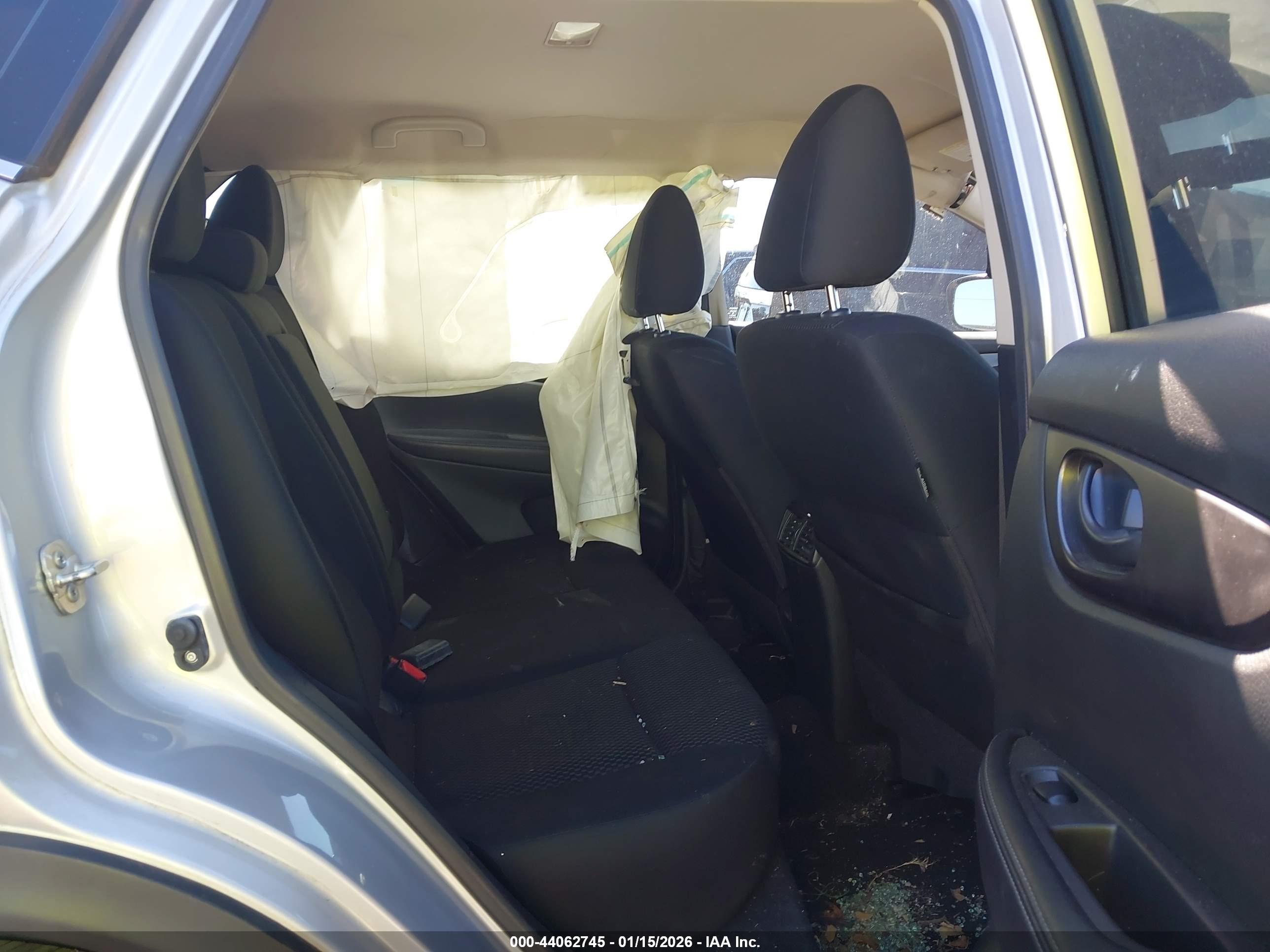 NISSAN ROGUE image 8