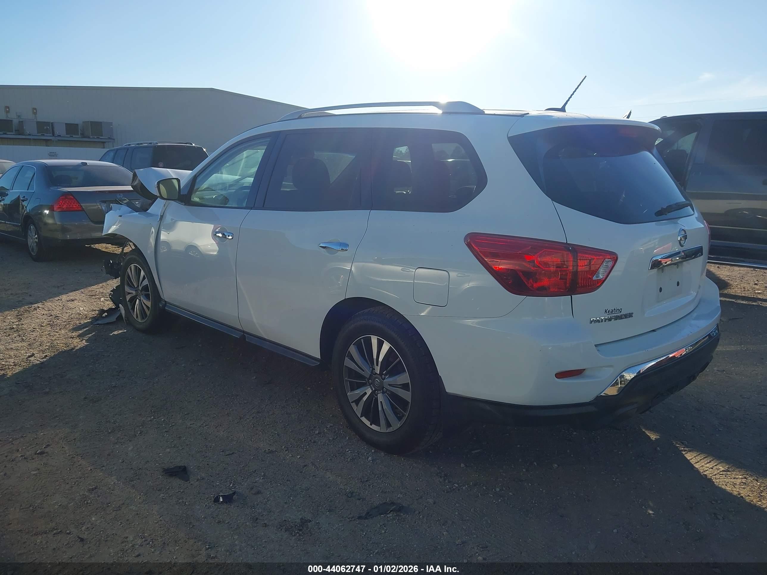 NISSAN PATHFINDER image 3