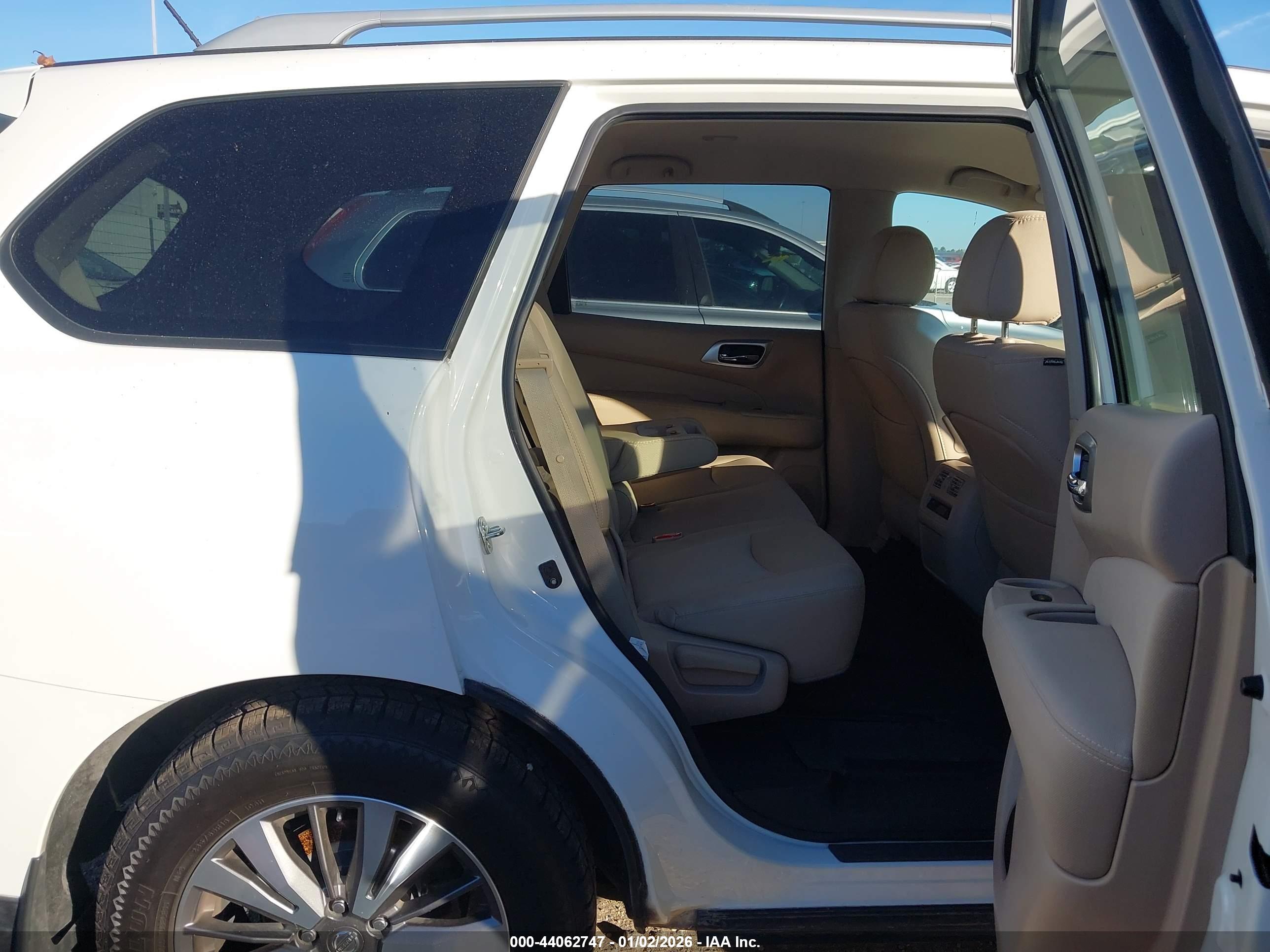 NISSAN PATHFINDER image 8