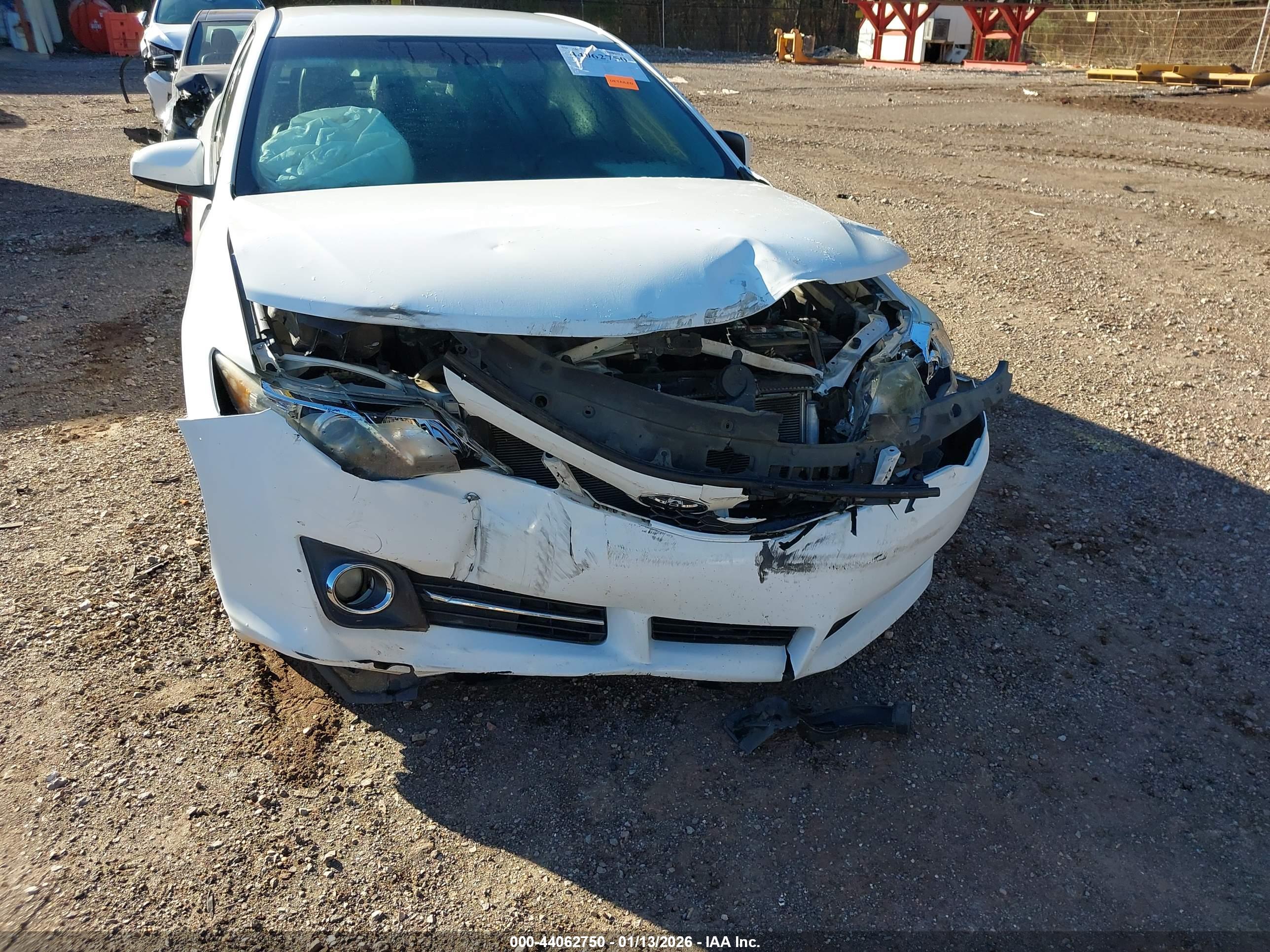 TOYOTA CAMRY image 6