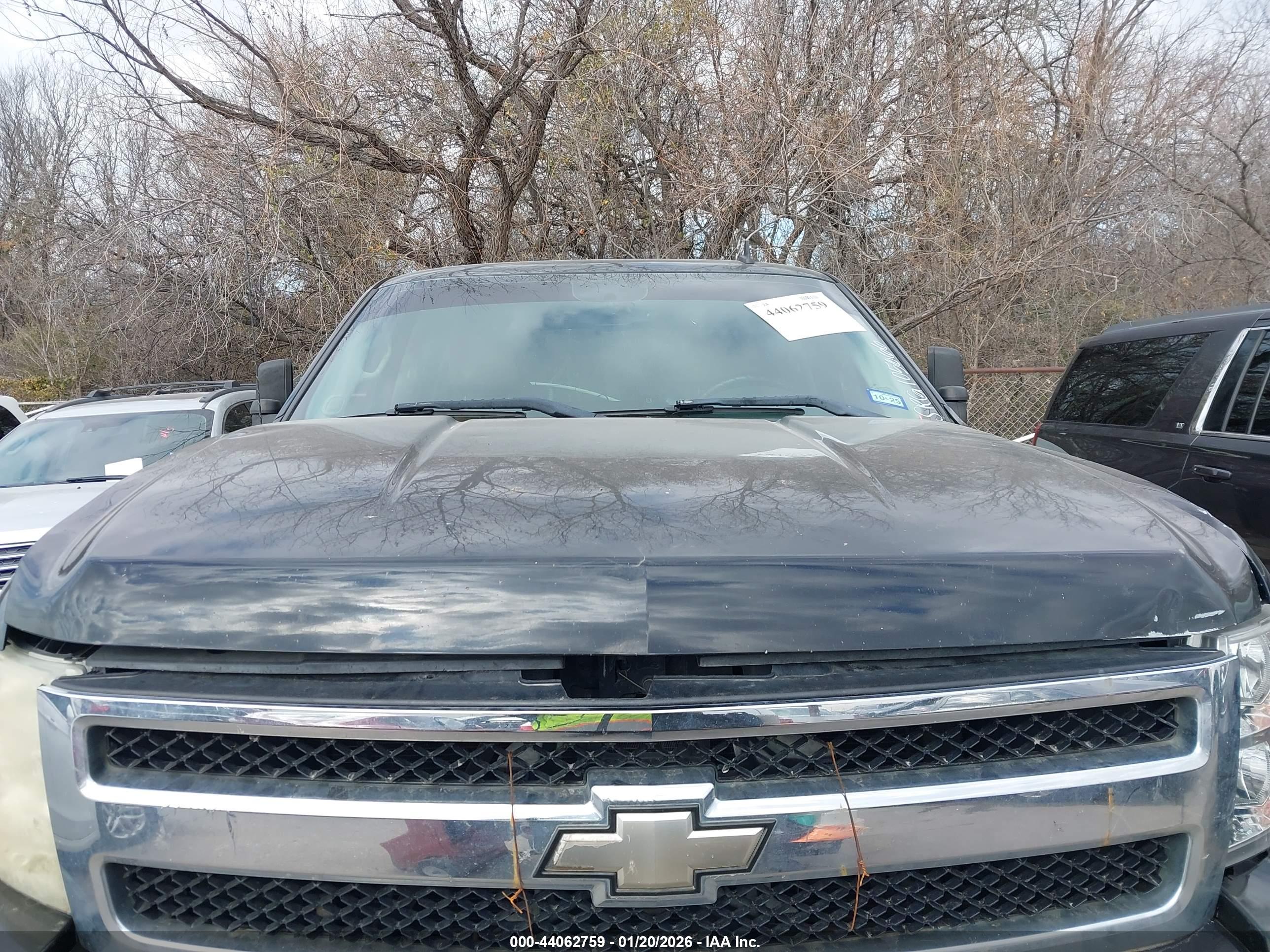 CHEVROLET SILVERADO image 10