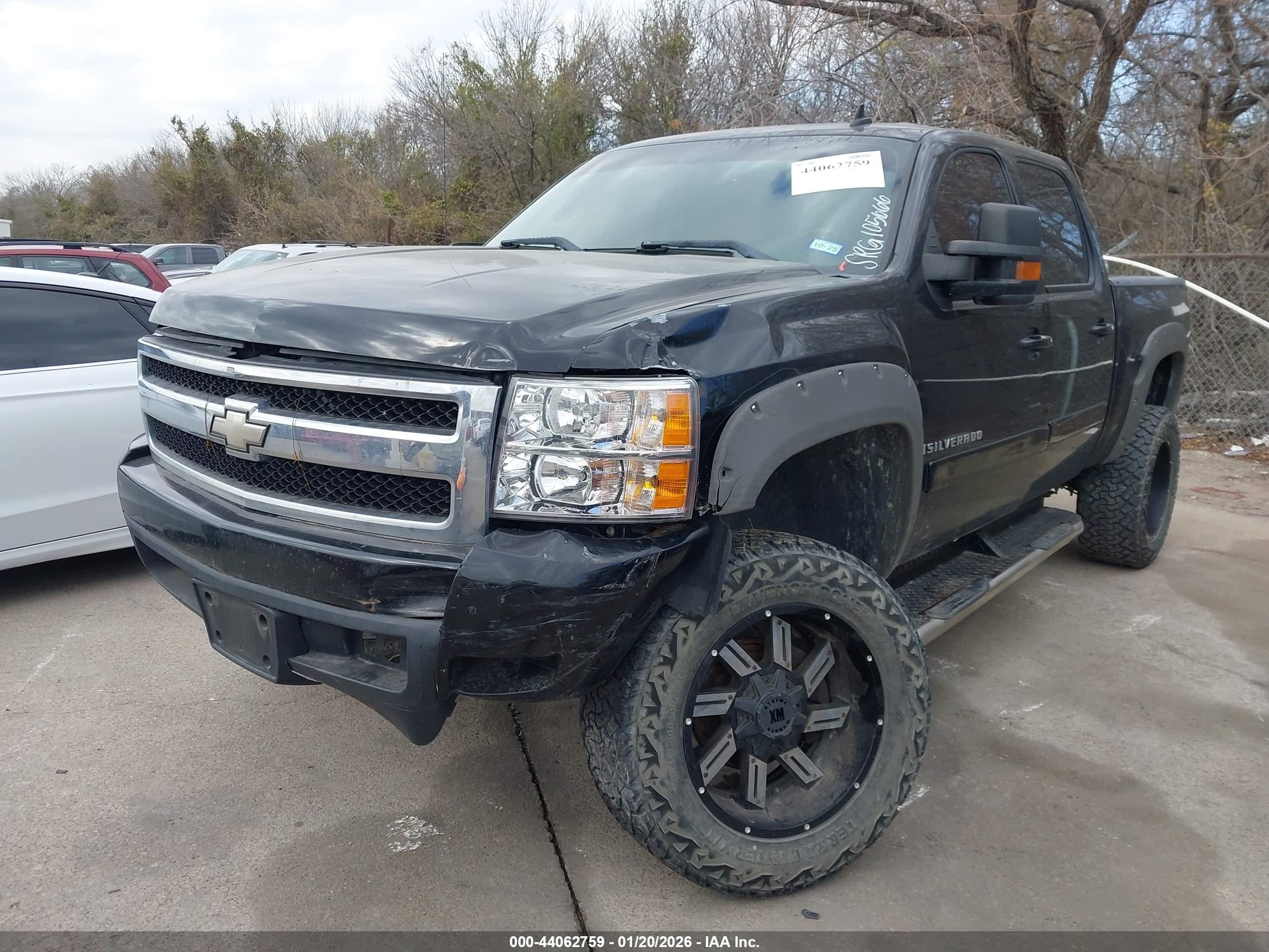 CHEVROLET SILVERADO image 2