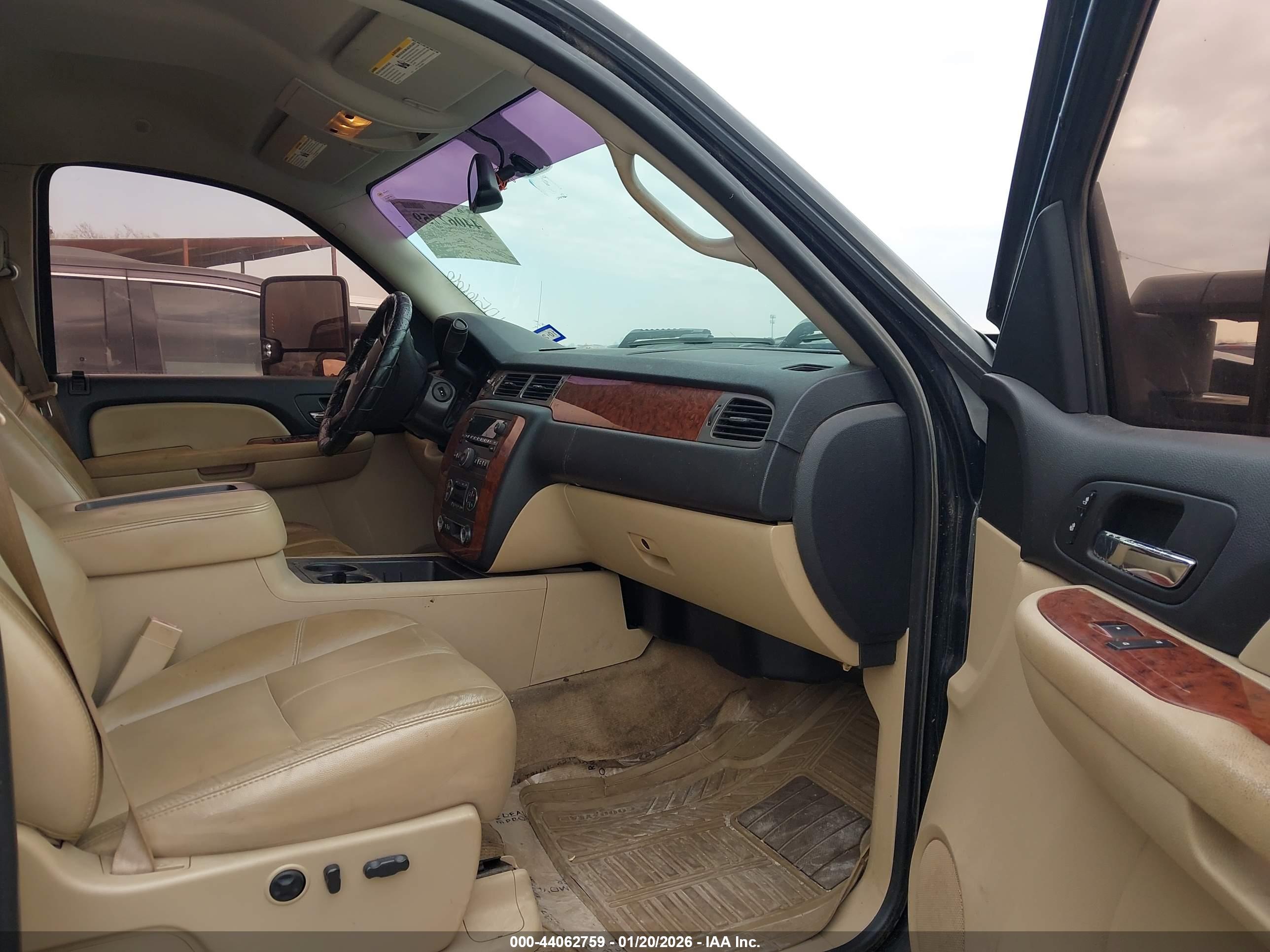 CHEVROLET SILVERADO image 5