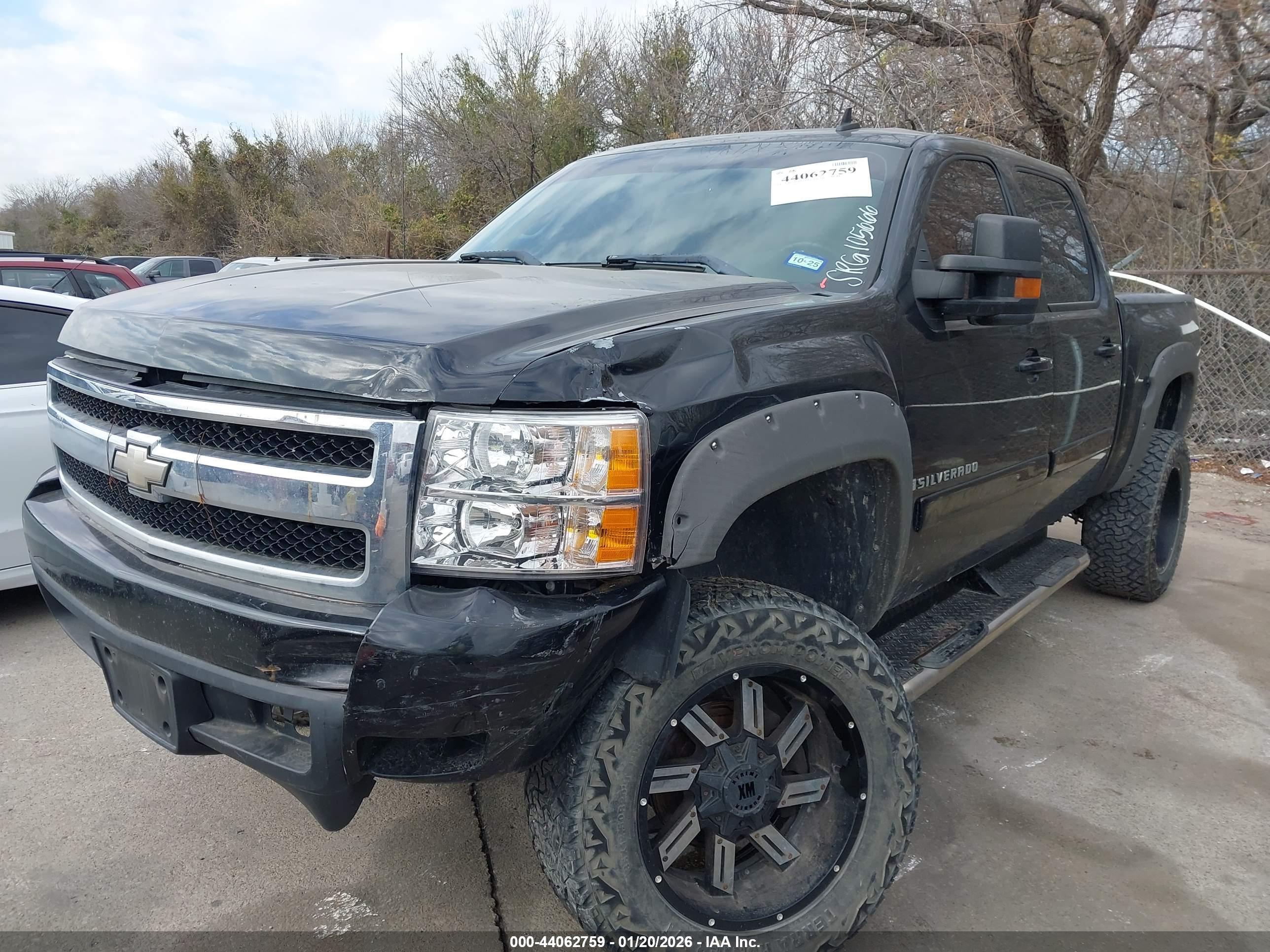 CHEVROLET SILVERADO image 6