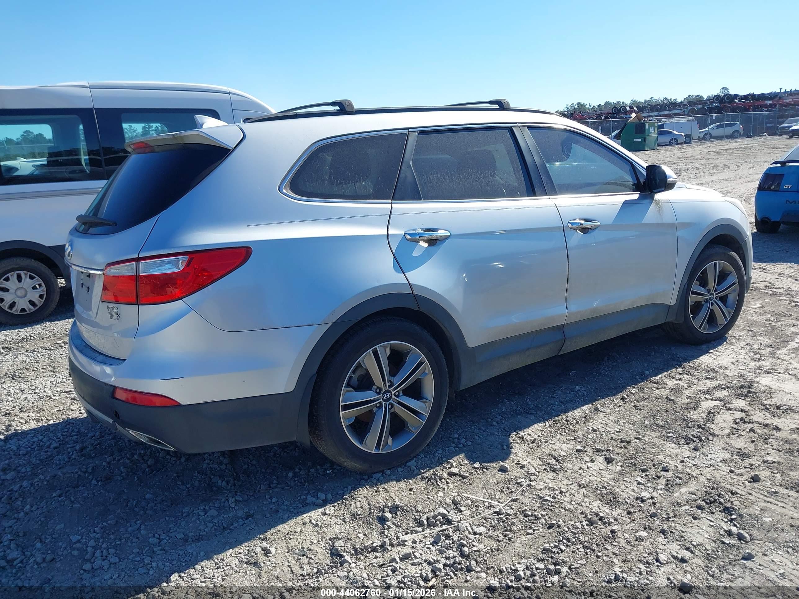 HYUNDAI SANTA image 4