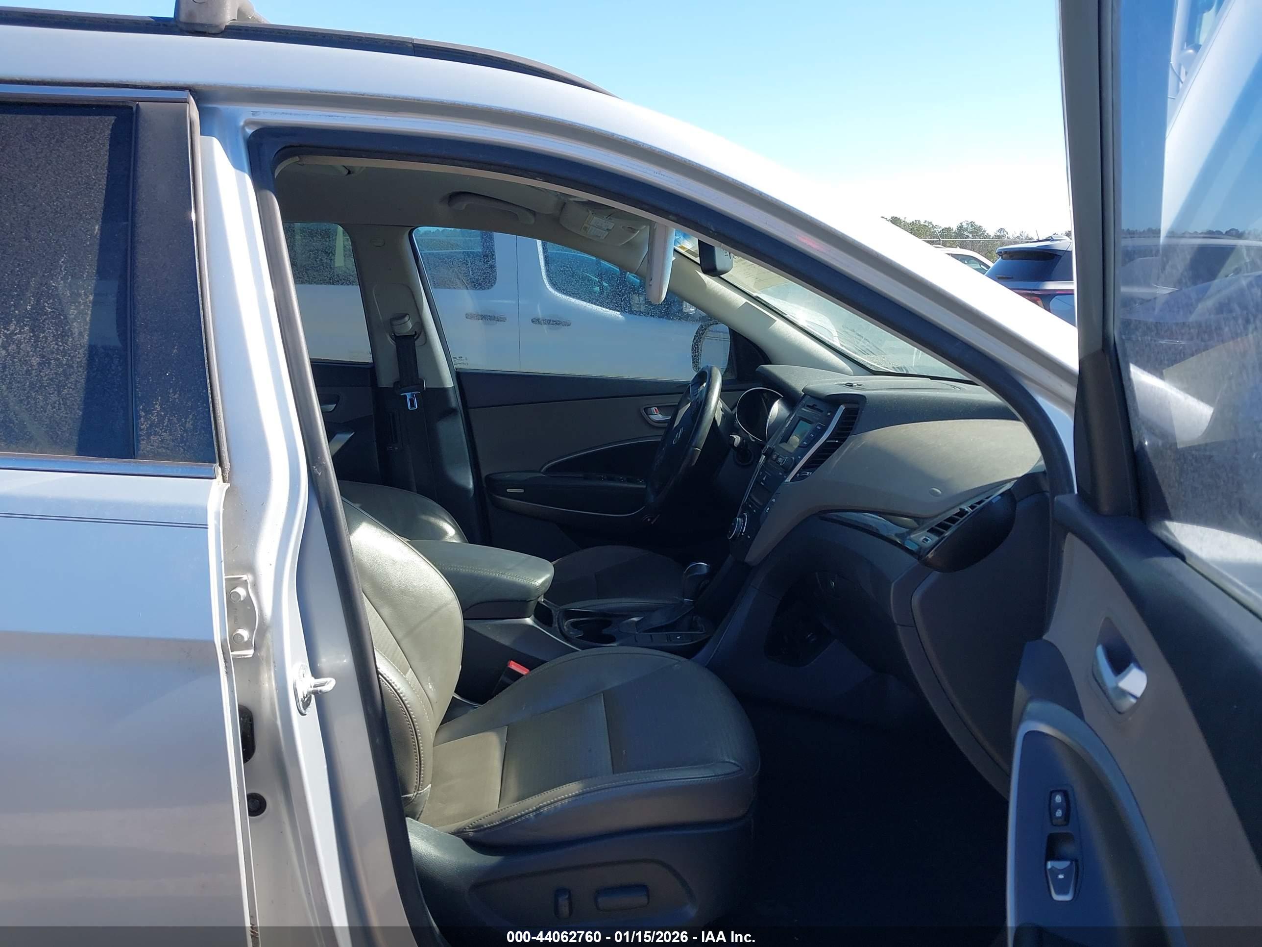 HYUNDAI SANTA image 5