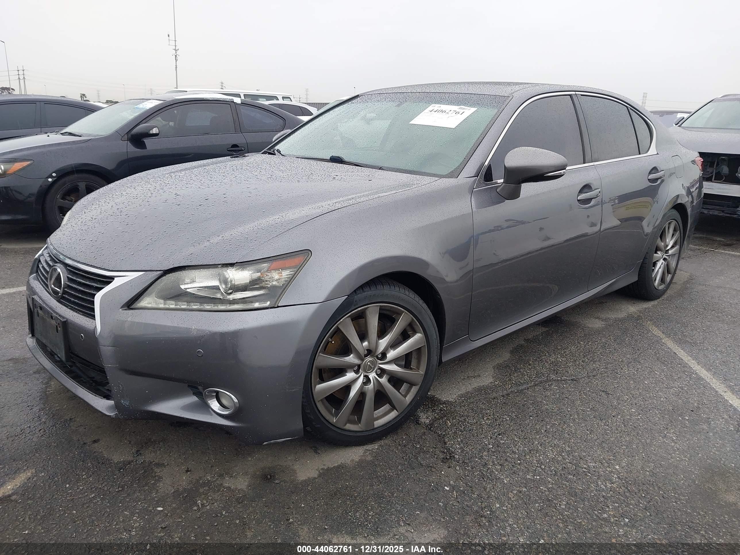 LEXUS GS image 2
