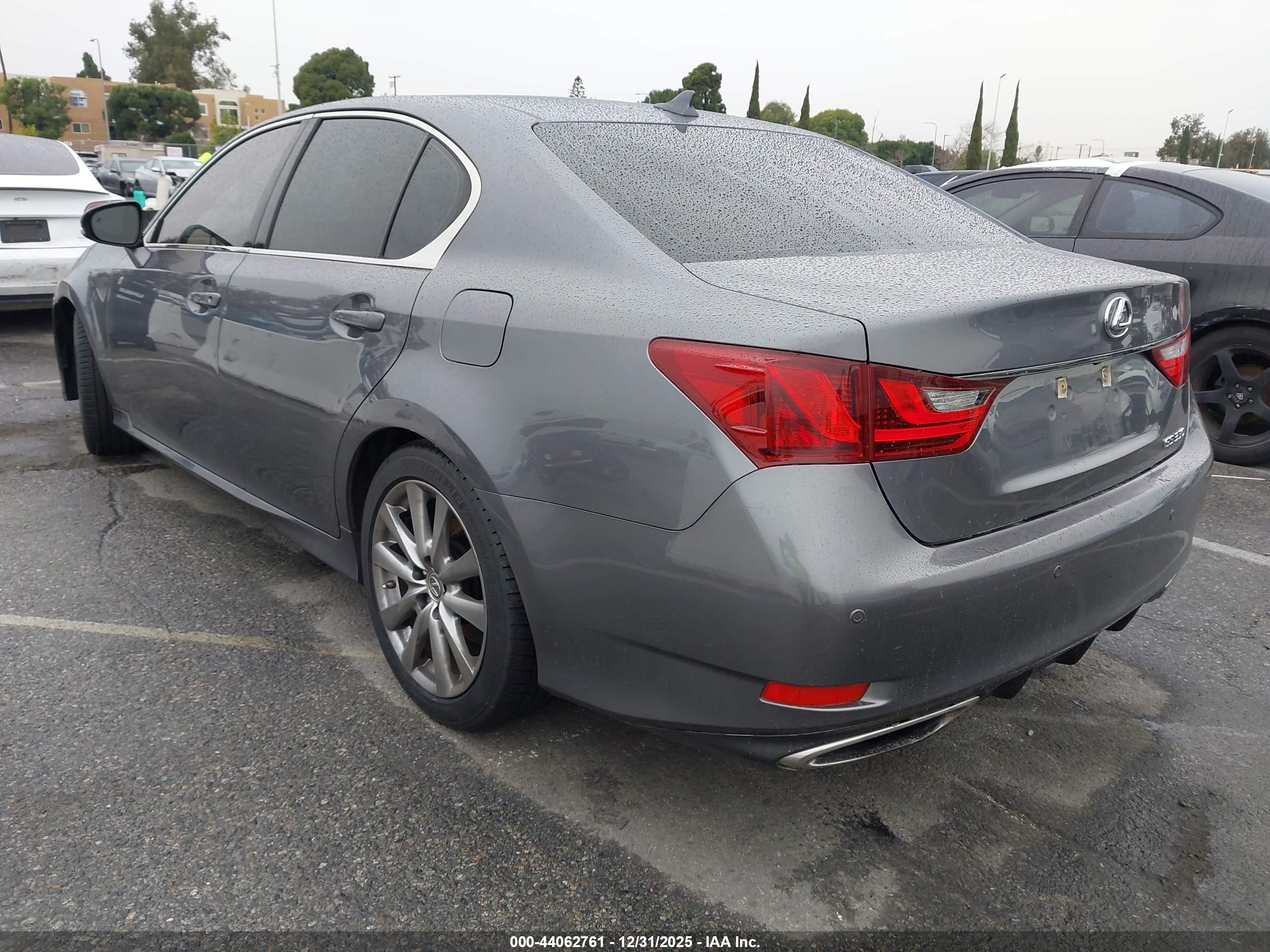 LEXUS GS image 3