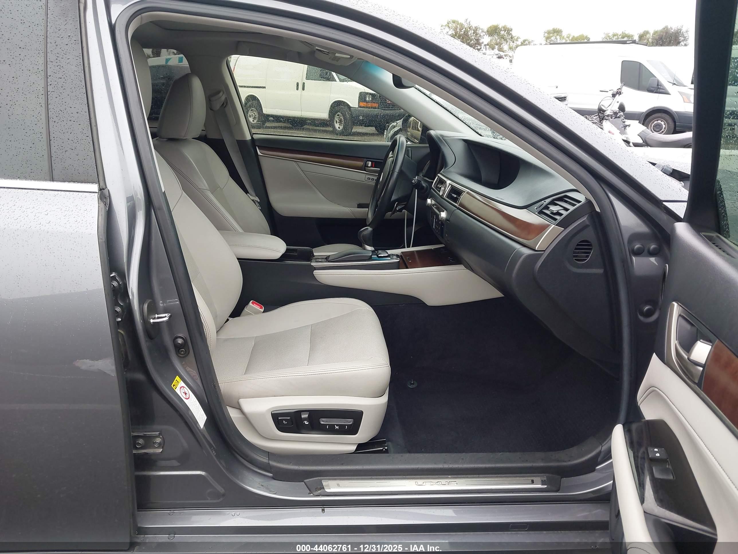 LEXUS GS image 5