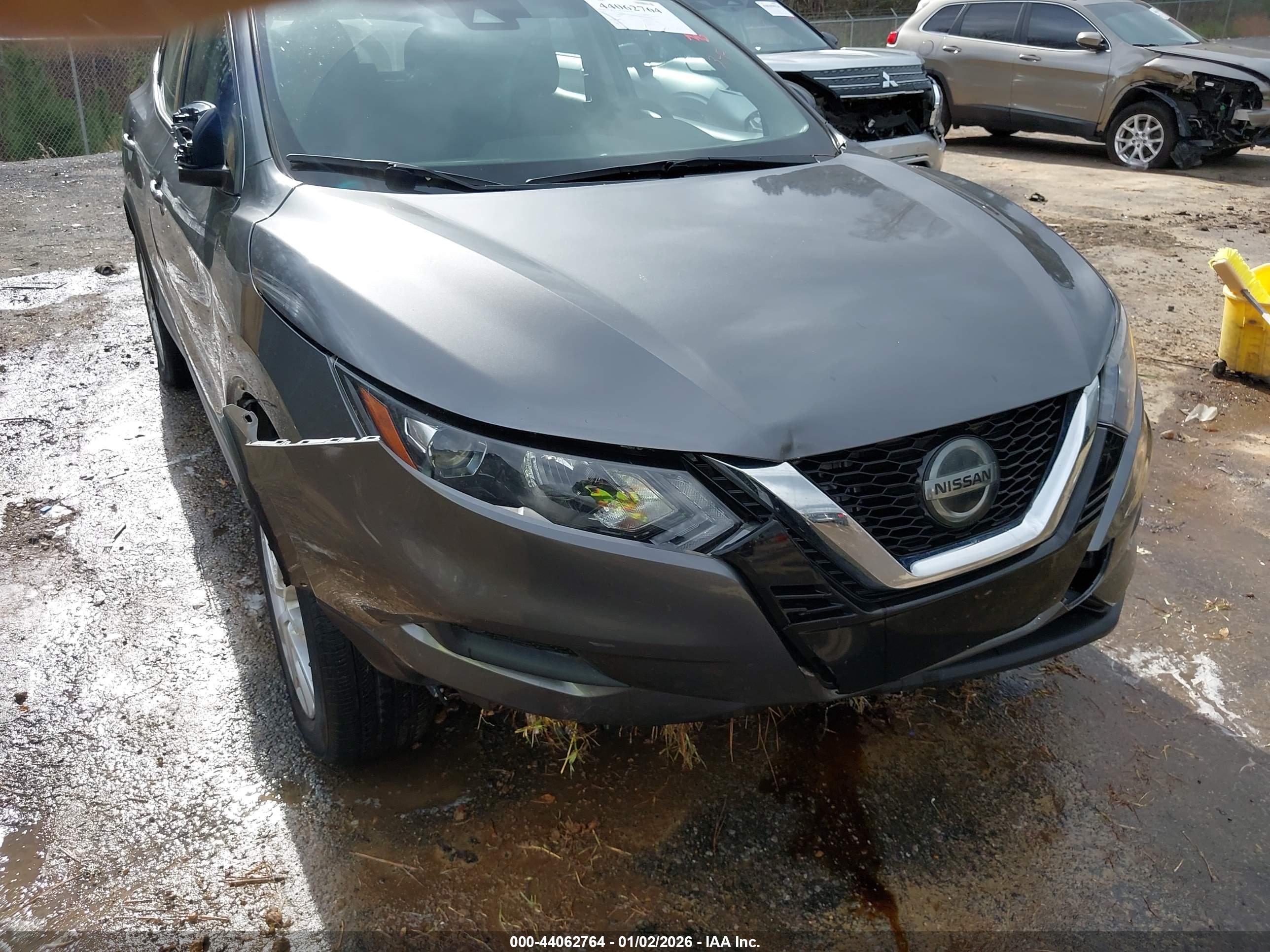 NISSAN ROGUE image 6