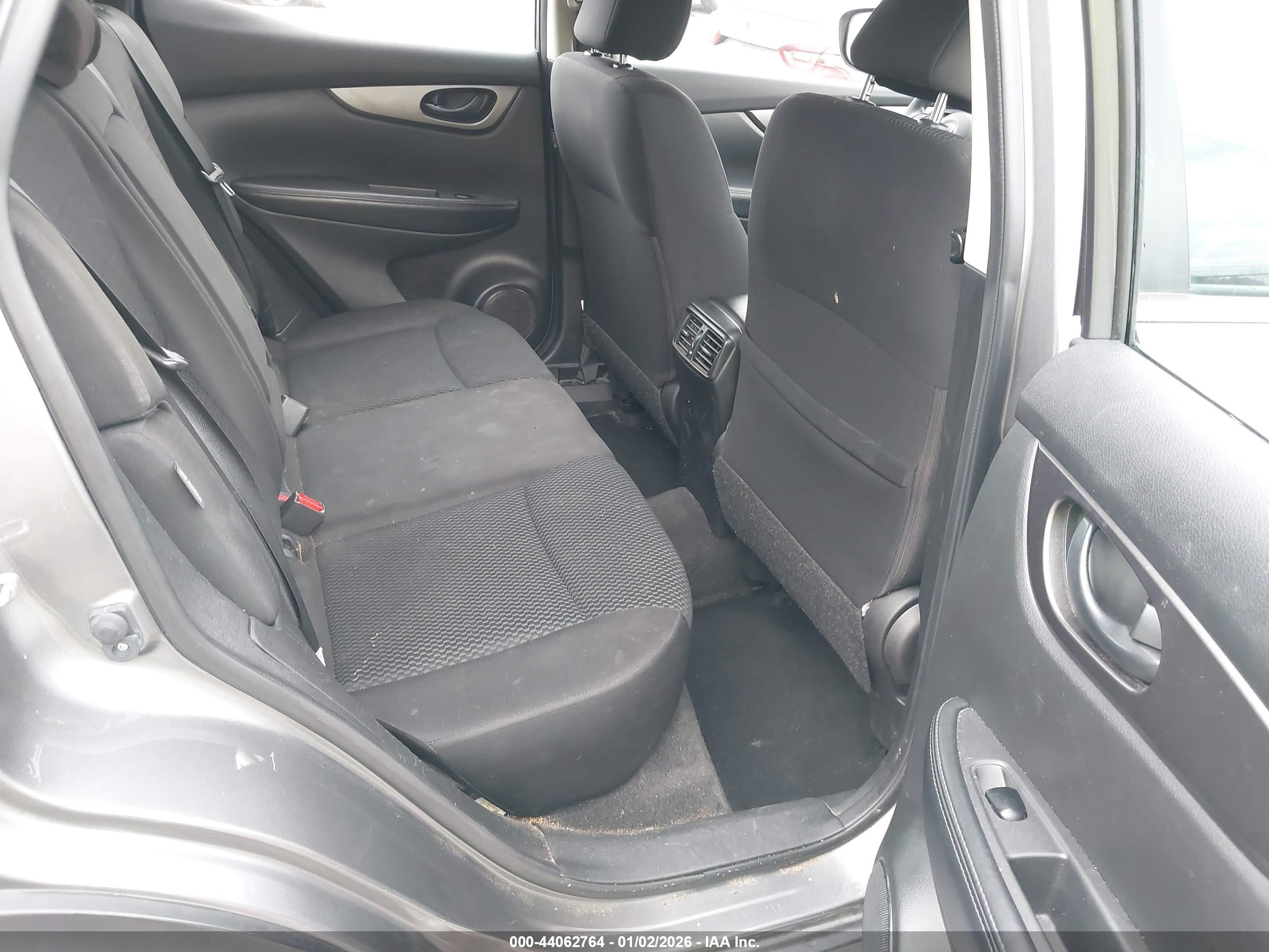 NISSAN ROGUE image 8