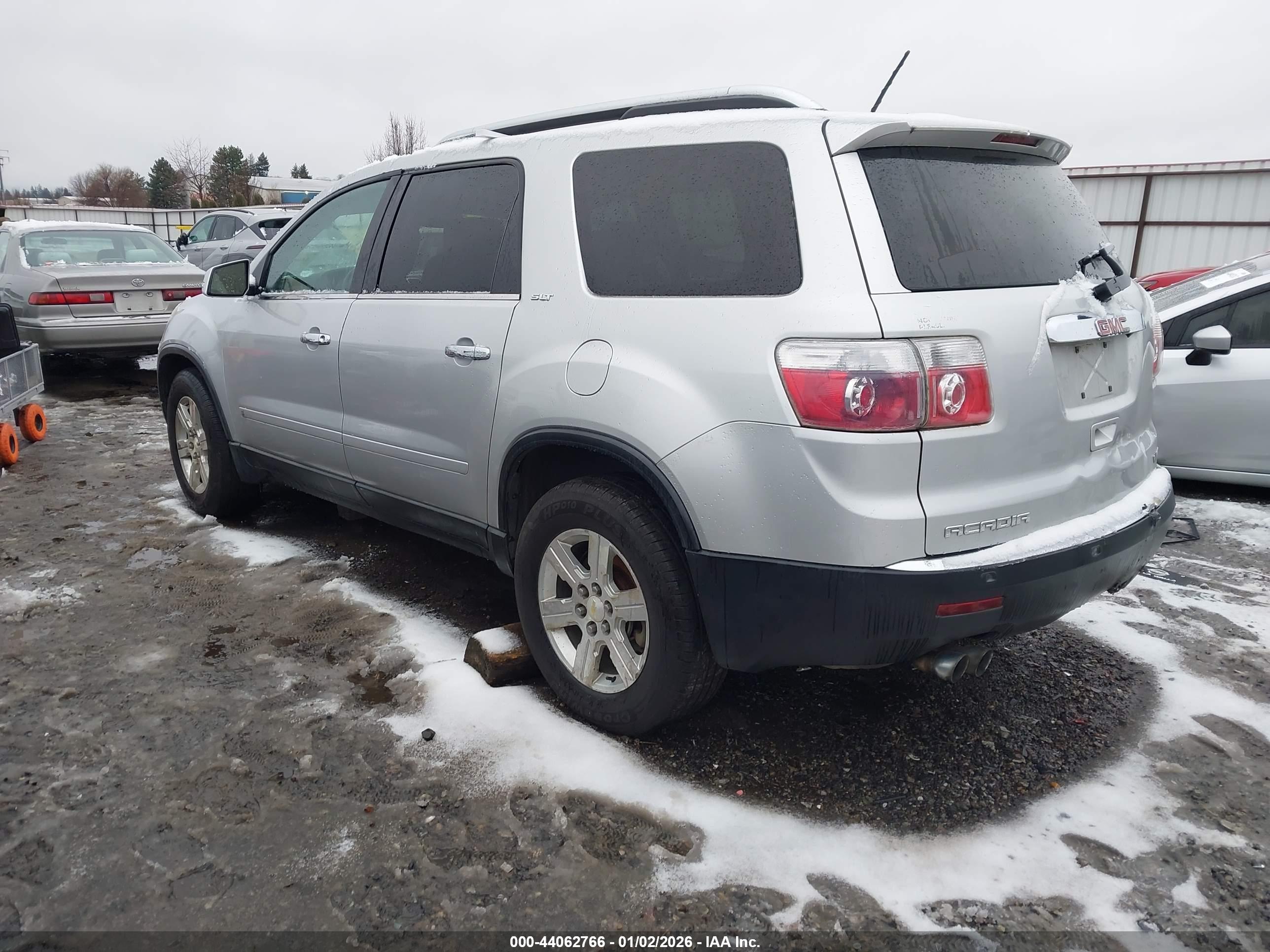 GMC ACADIA image 3