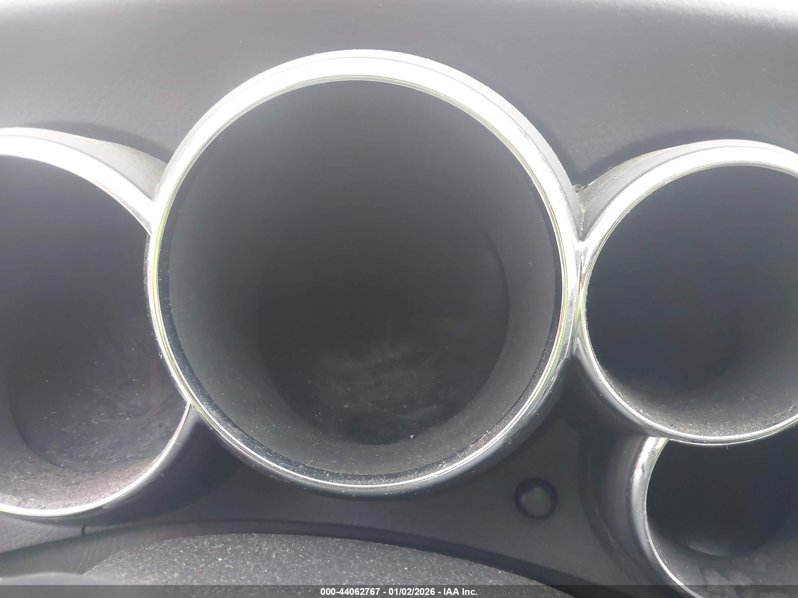 PONTIAC VIBE image 7