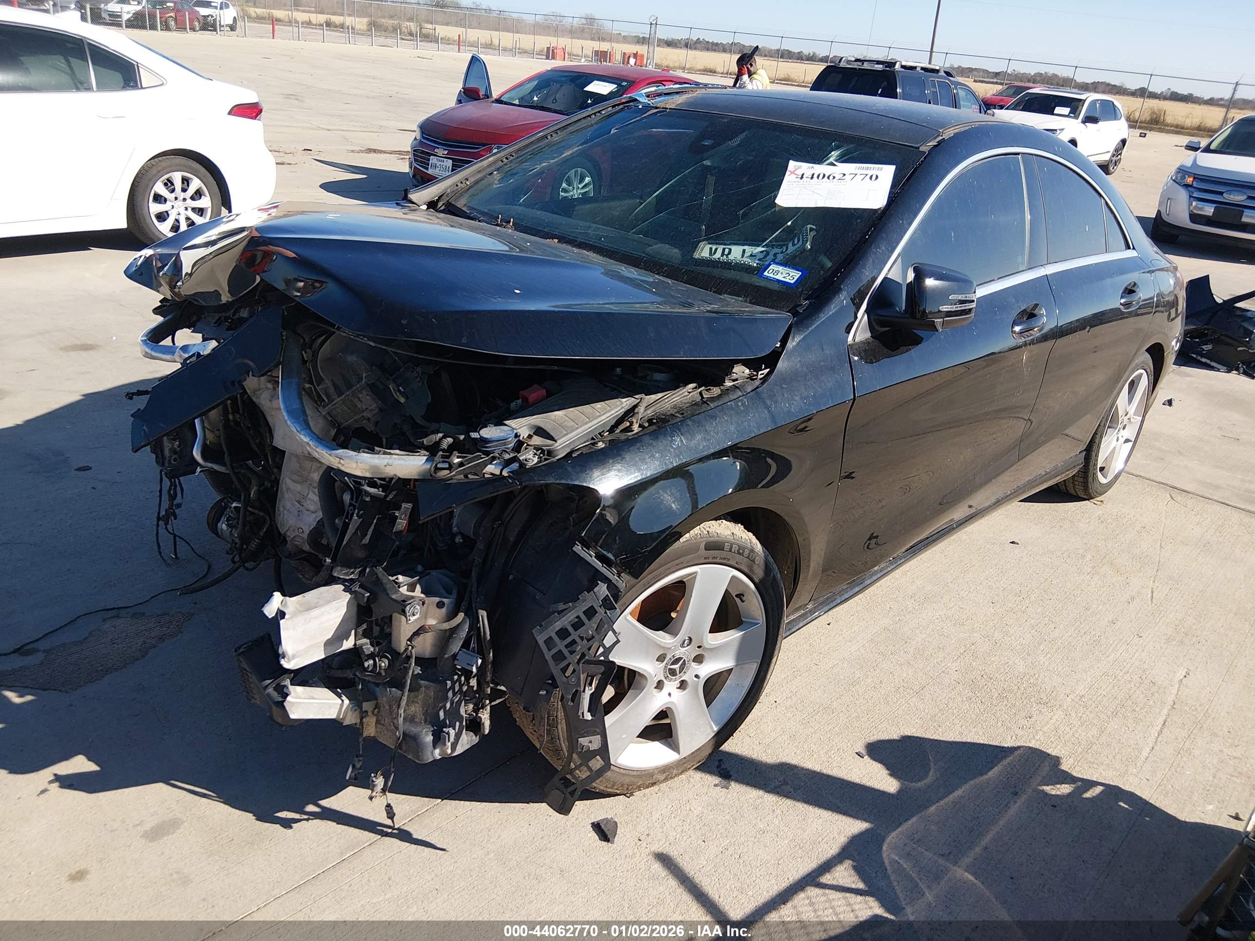 MERCEDES-BENZ CLA image 2