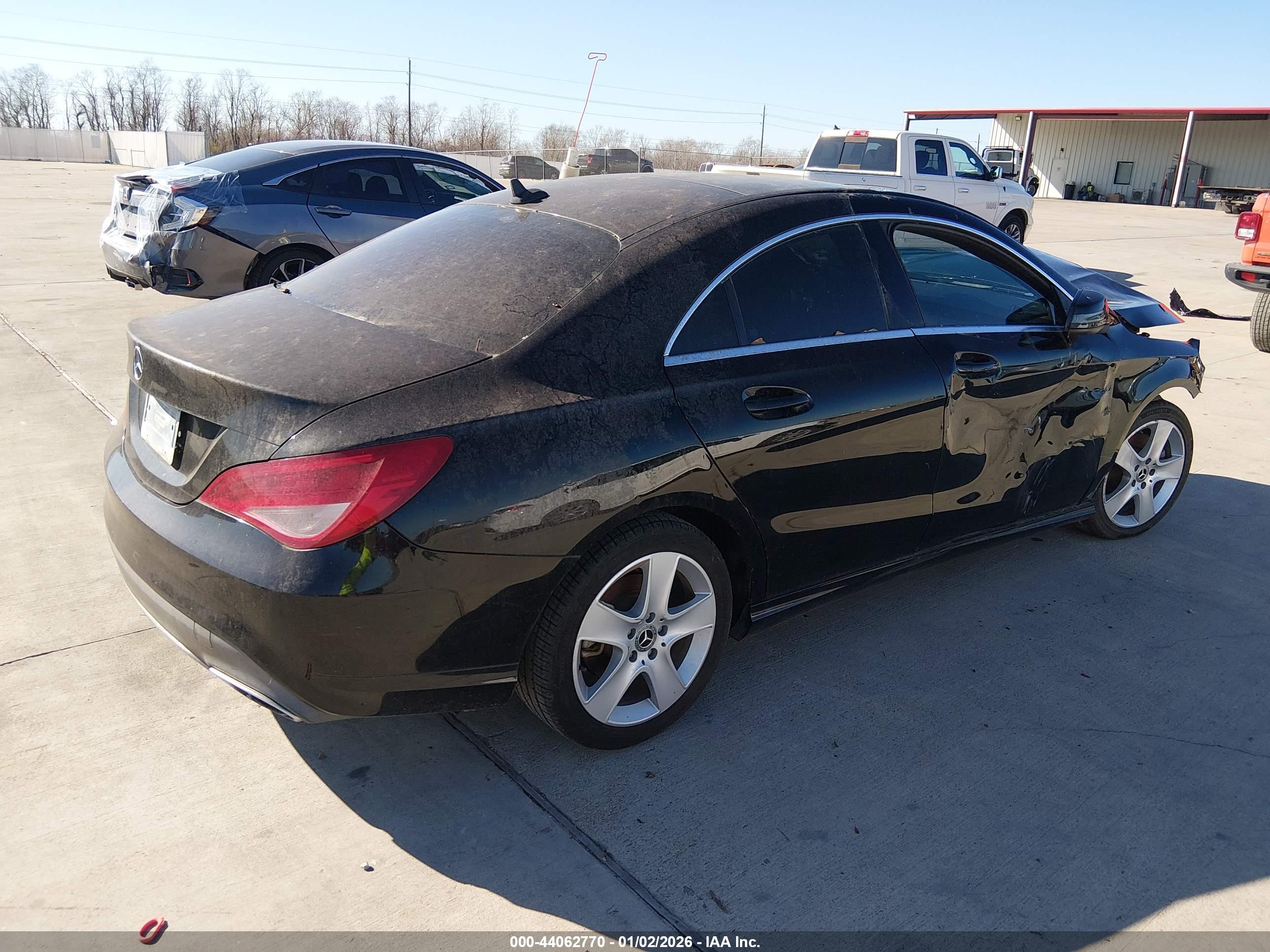 MERCEDES-BENZ CLA image 4