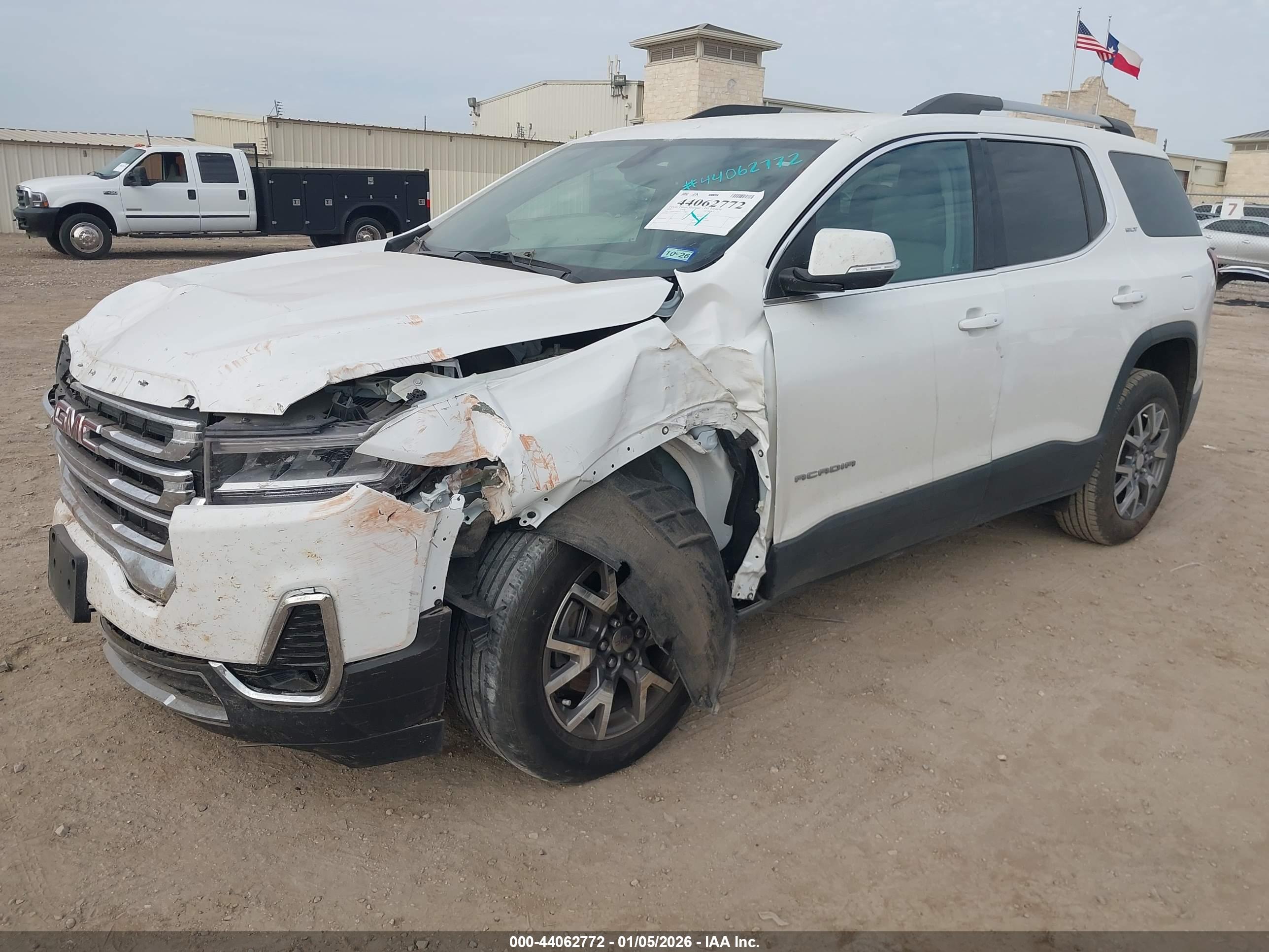 GMC ACADIA image 2