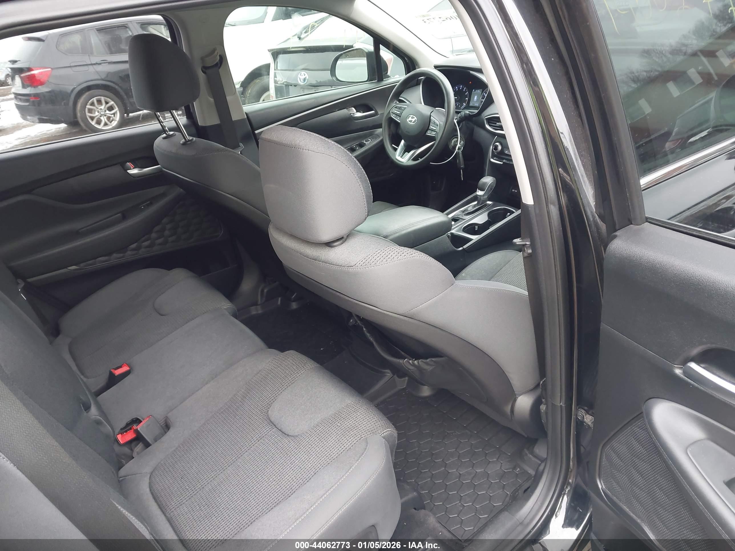 HYUNDAI SANTA image 8