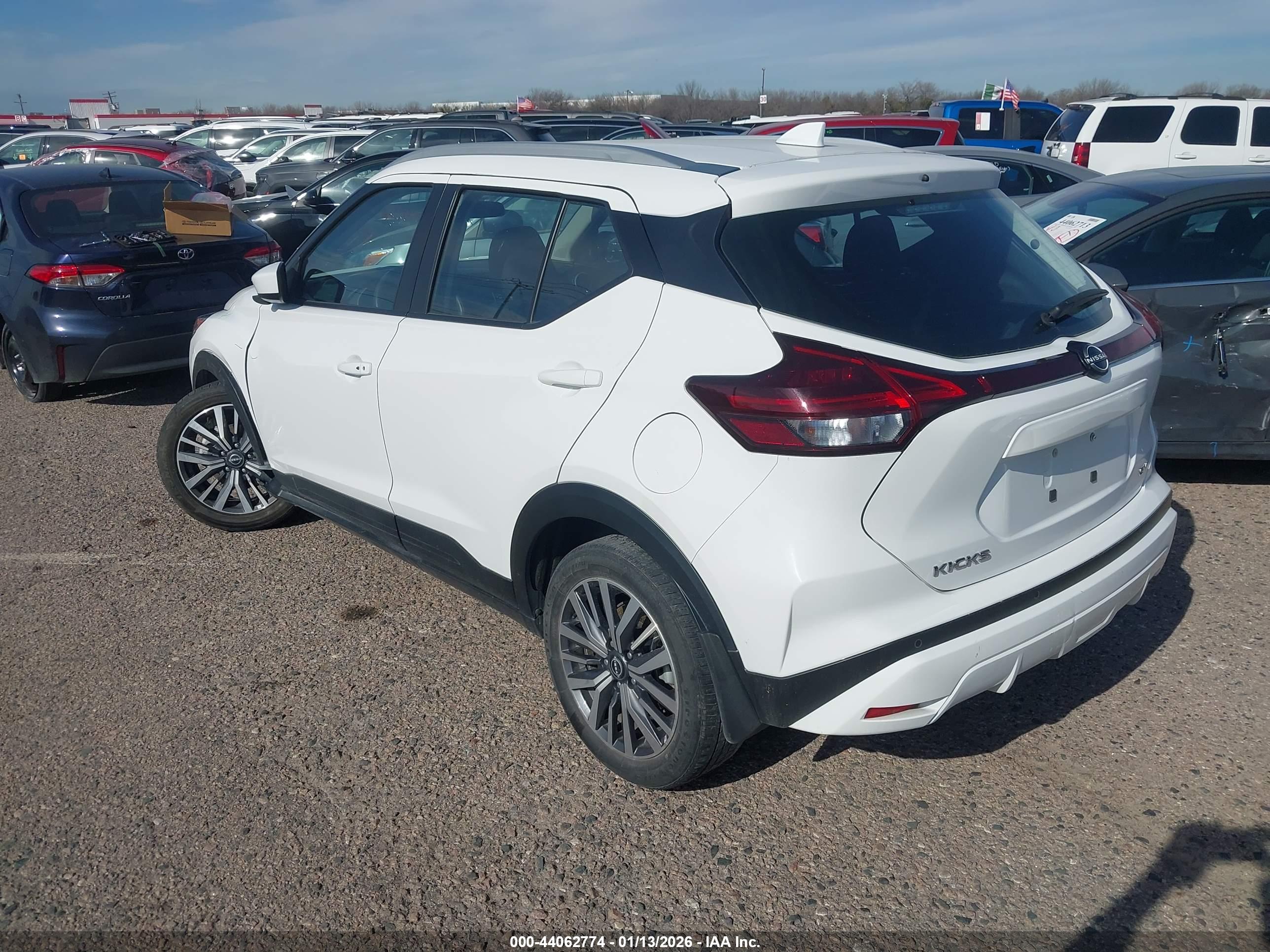 NISSAN KICKS image 3