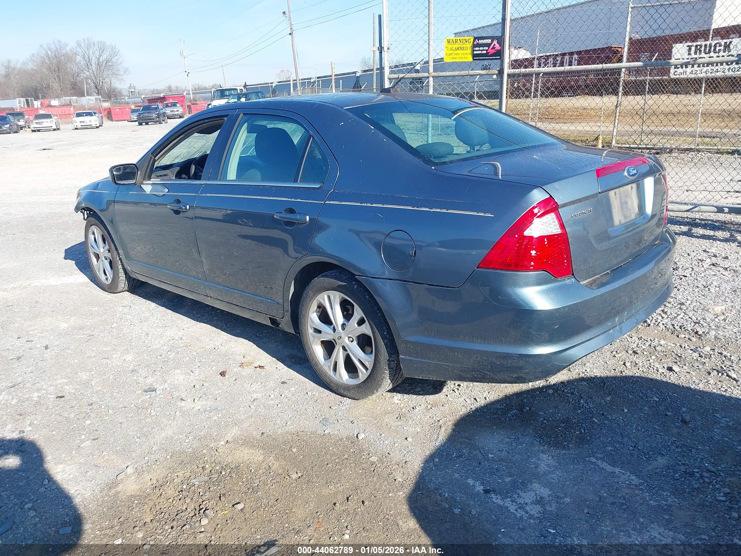 FORD FUSION image 3