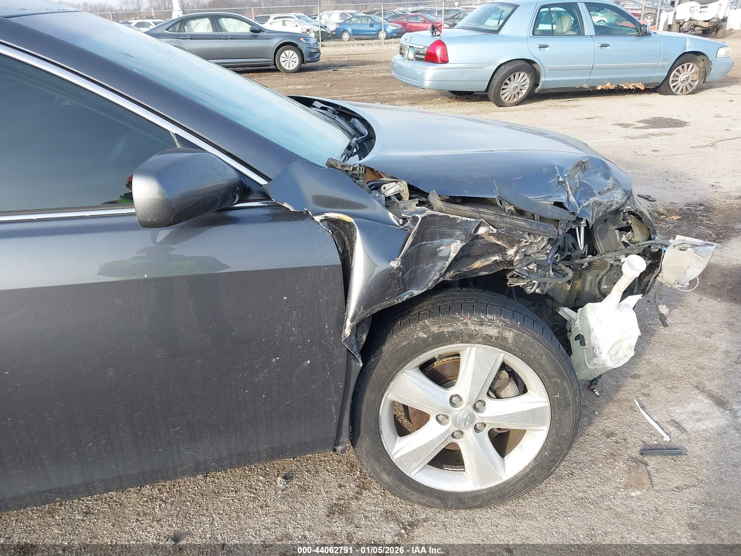 TOYOTA CAMRY image 6