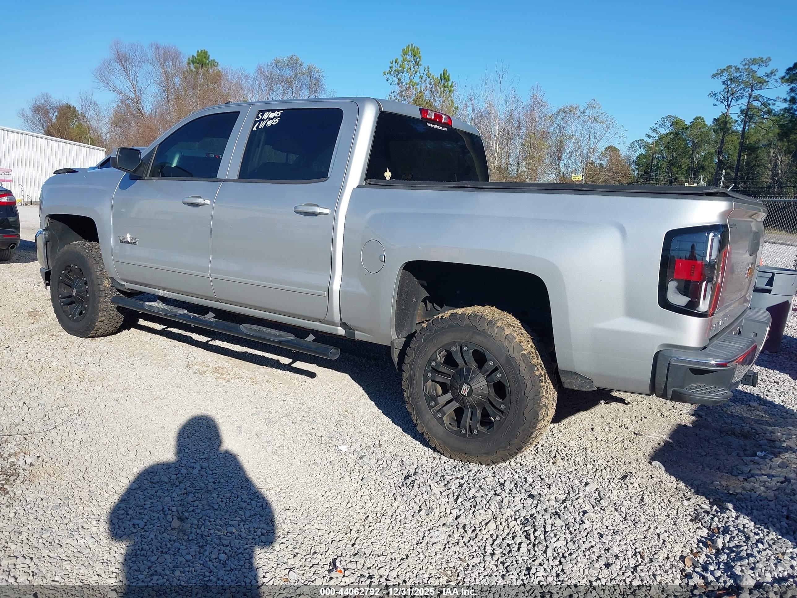CHEVROLET SILVERADO image 3