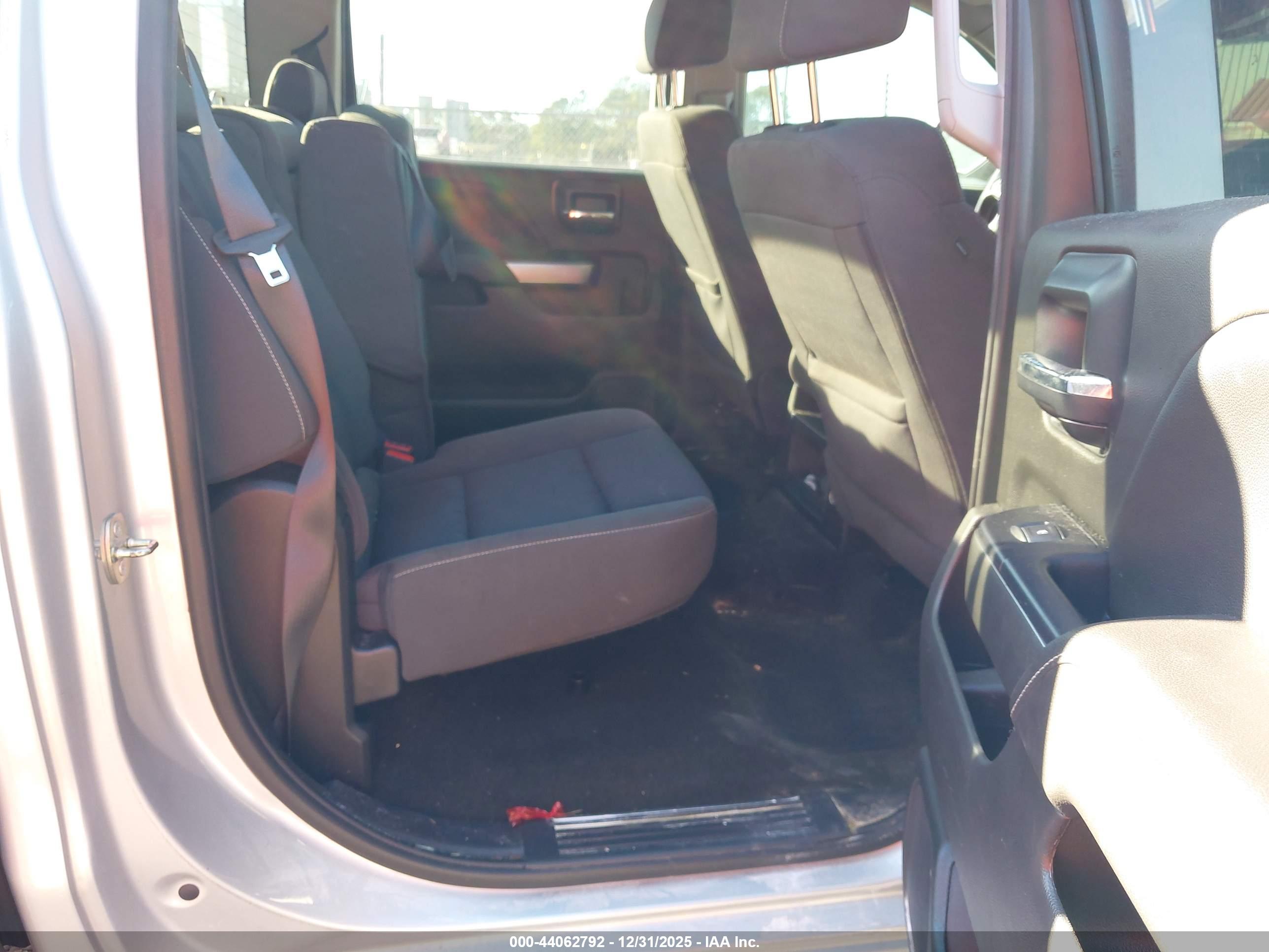 CHEVROLET SILVERADO image 8