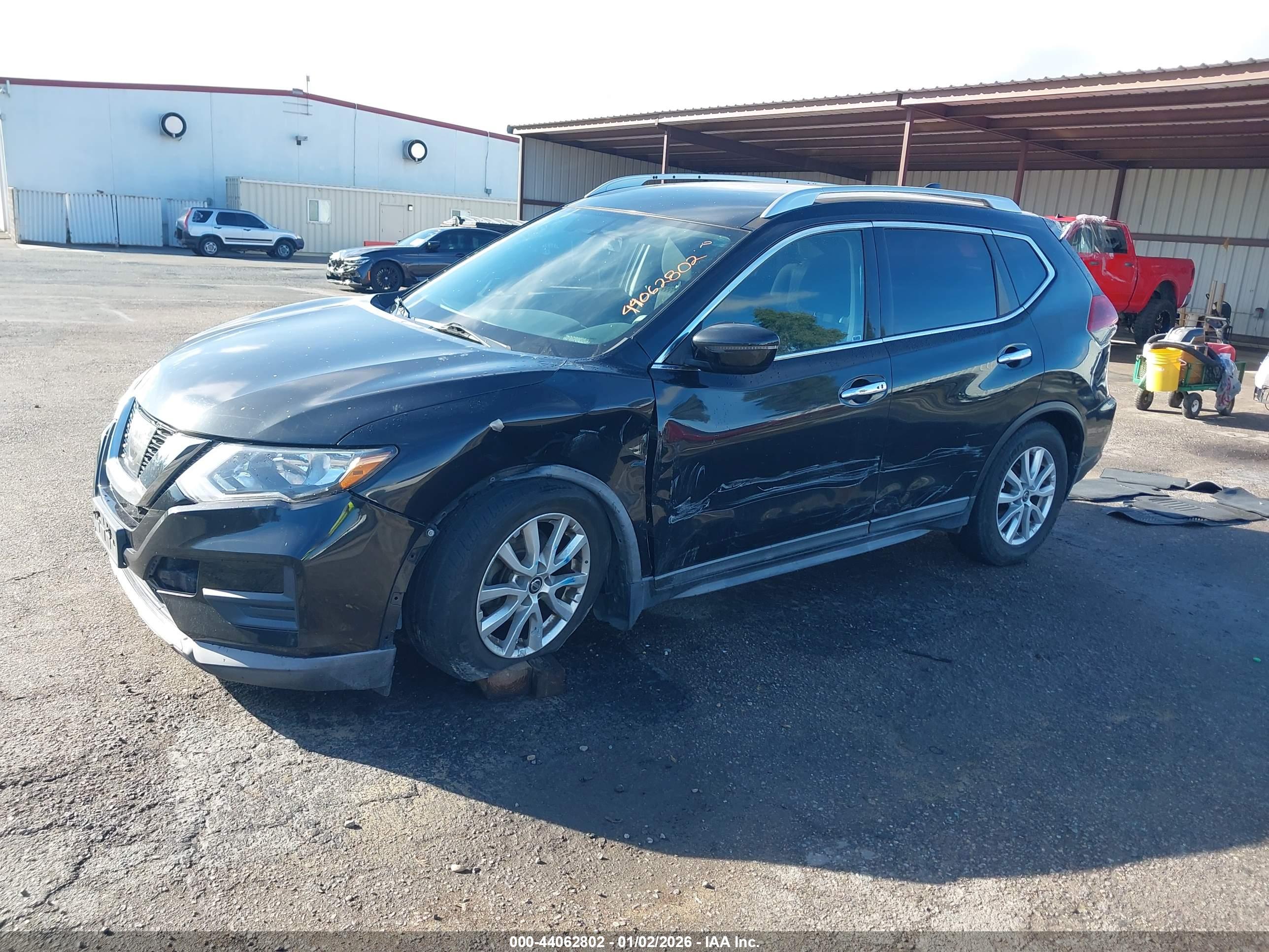 NISSAN ROGUE image 2
