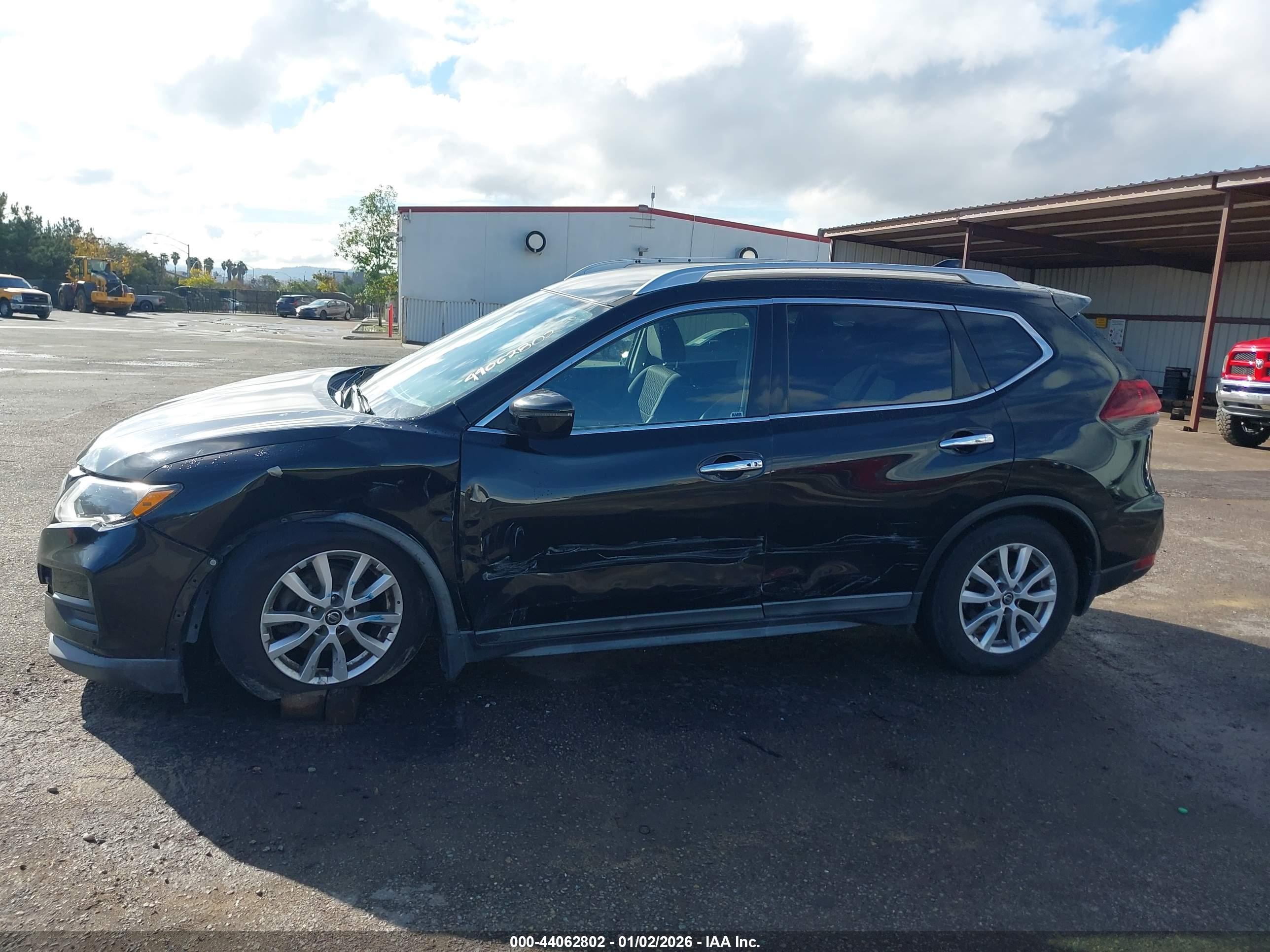NISSAN ROGUE image 6