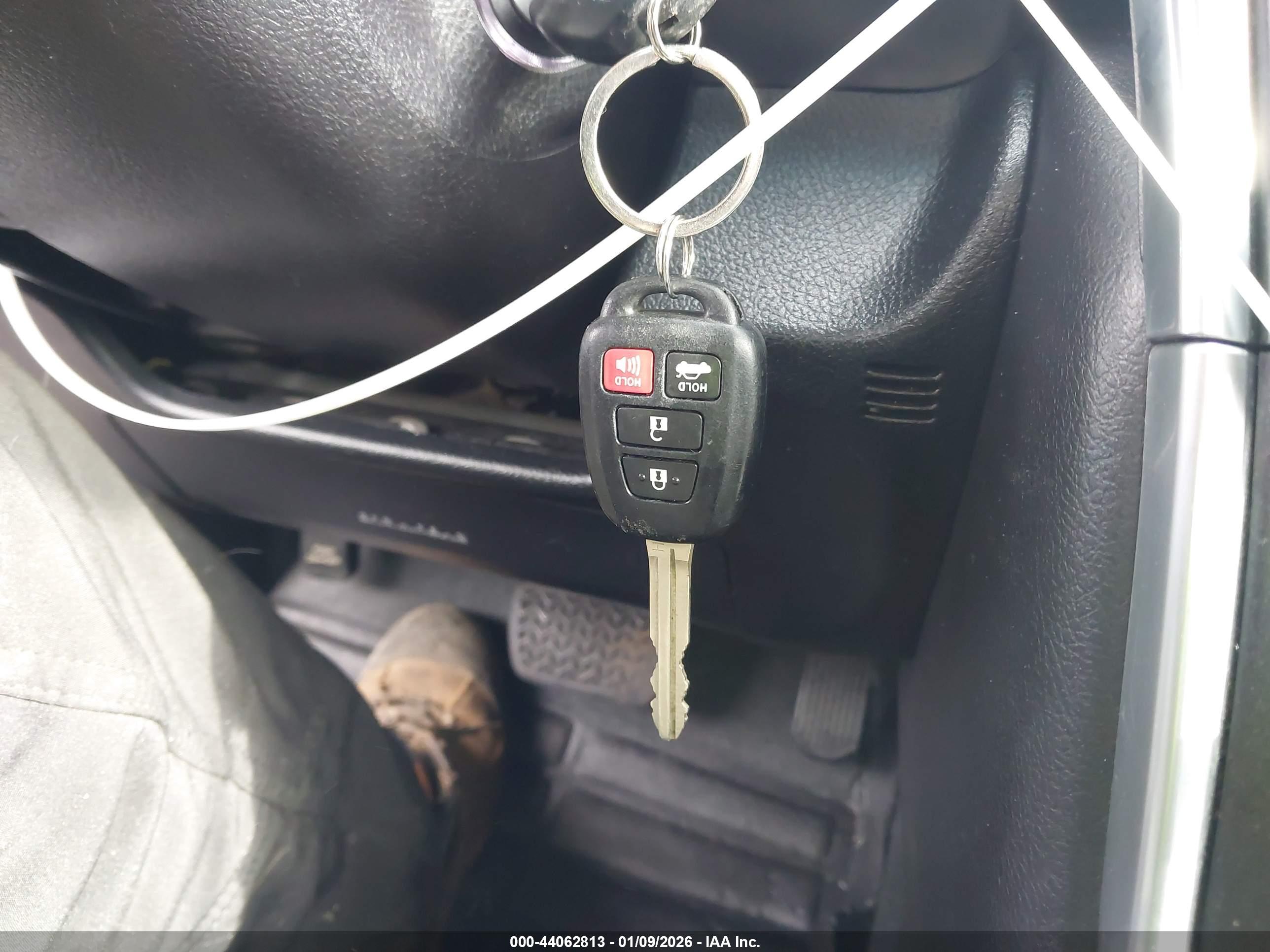 TOYOTA CAMRY image 11