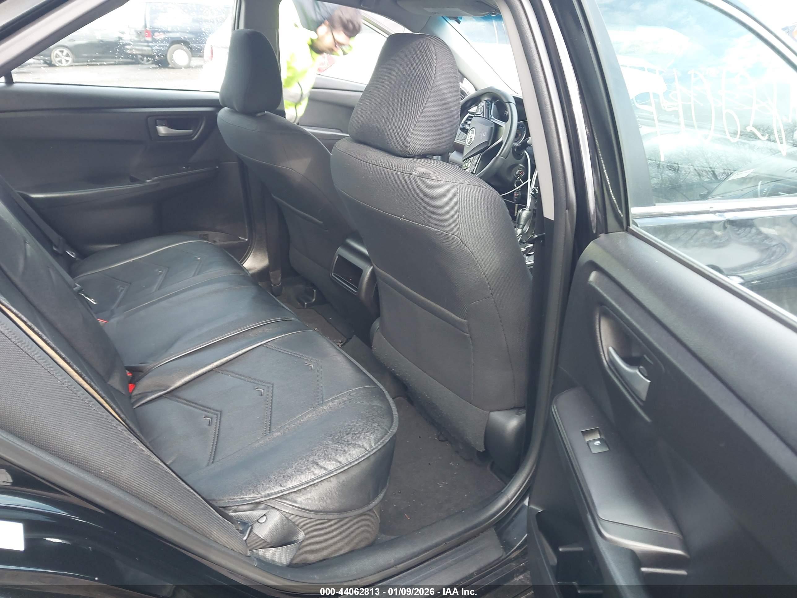 TOYOTA CAMRY image 8