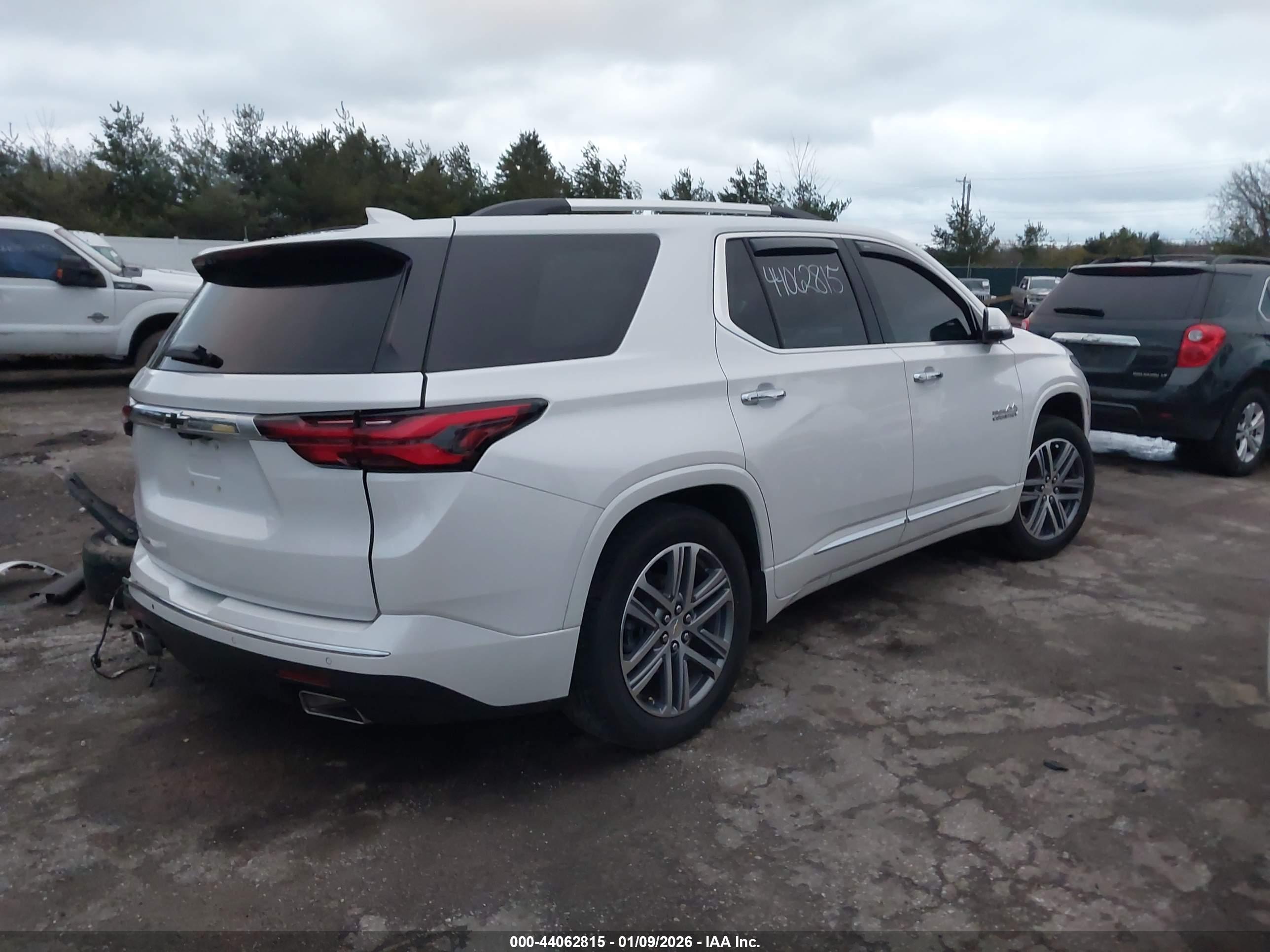 CHEVROLET TRAVERSE image 4
