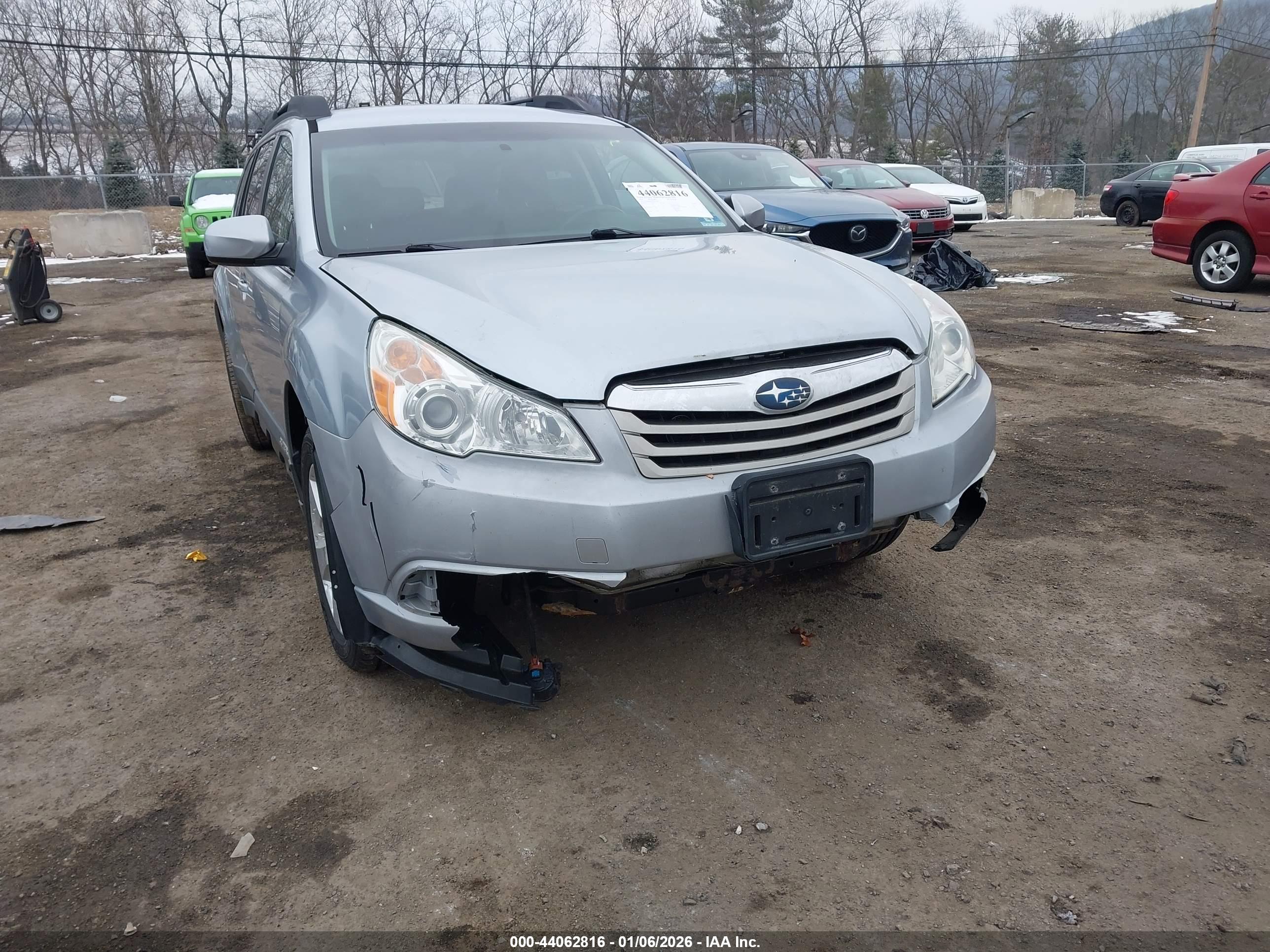 SUBARU OUTBACK image 6