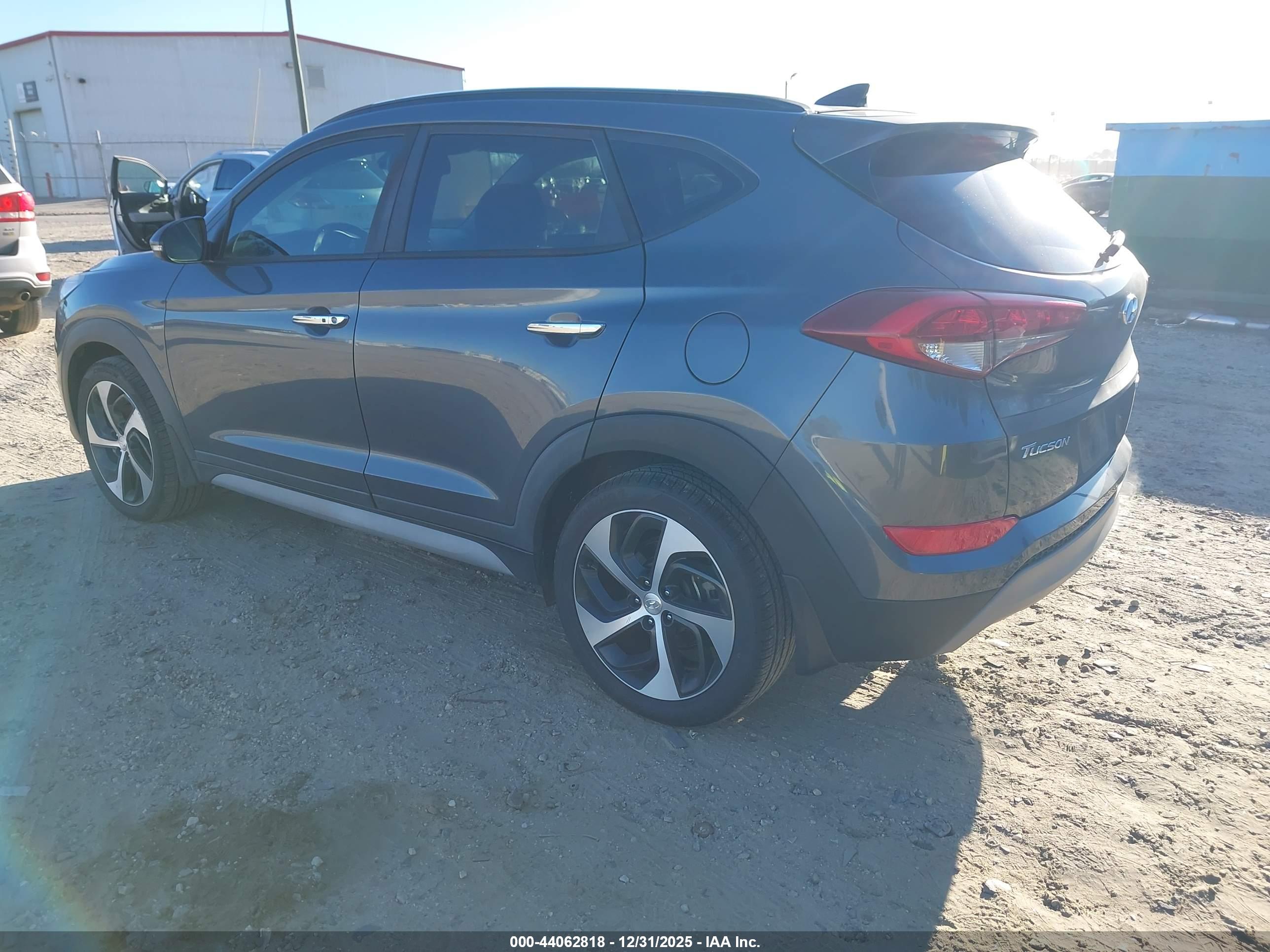 HYUNDAI TUCSON image 3