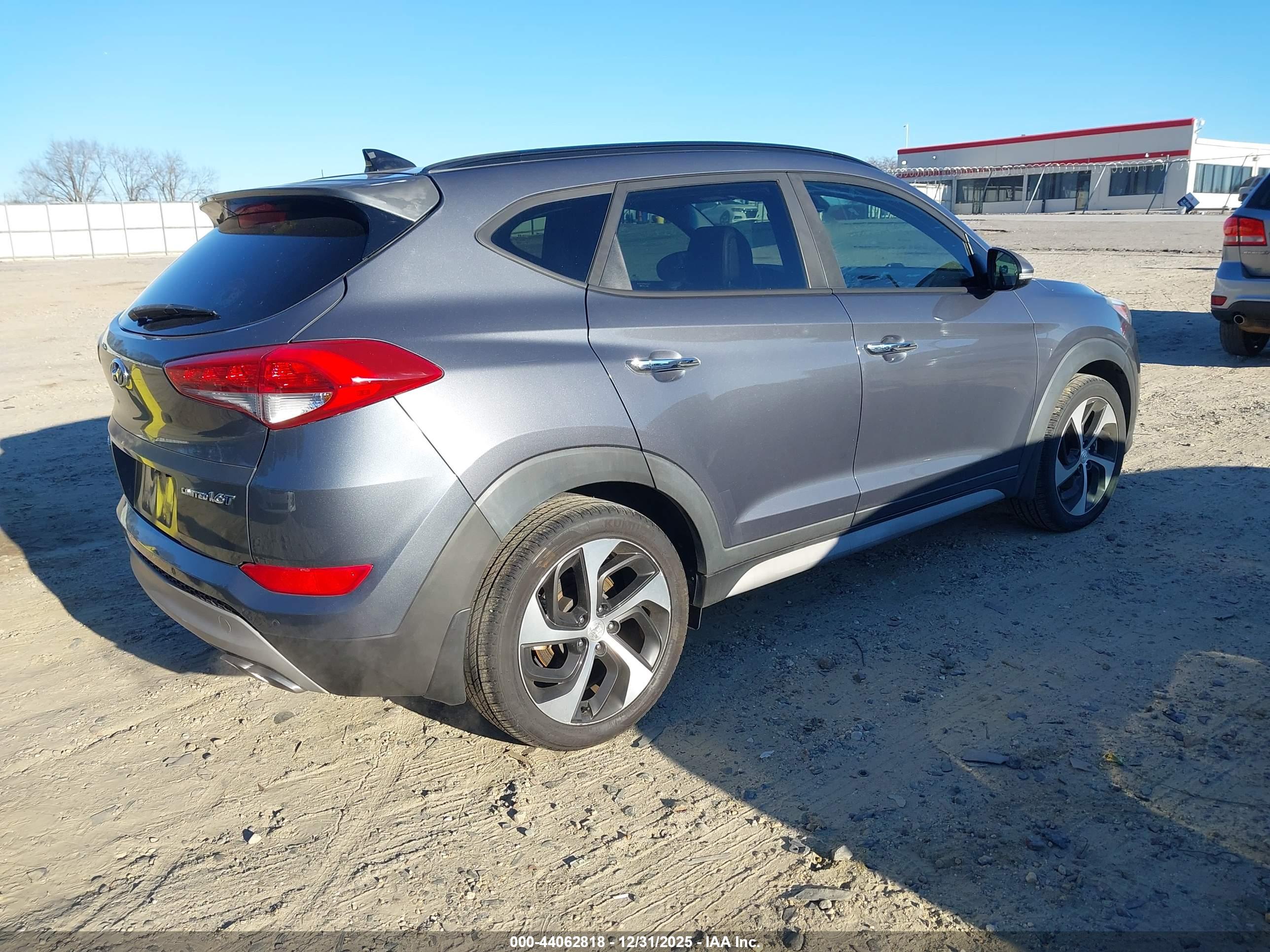 HYUNDAI TUCSON image 4