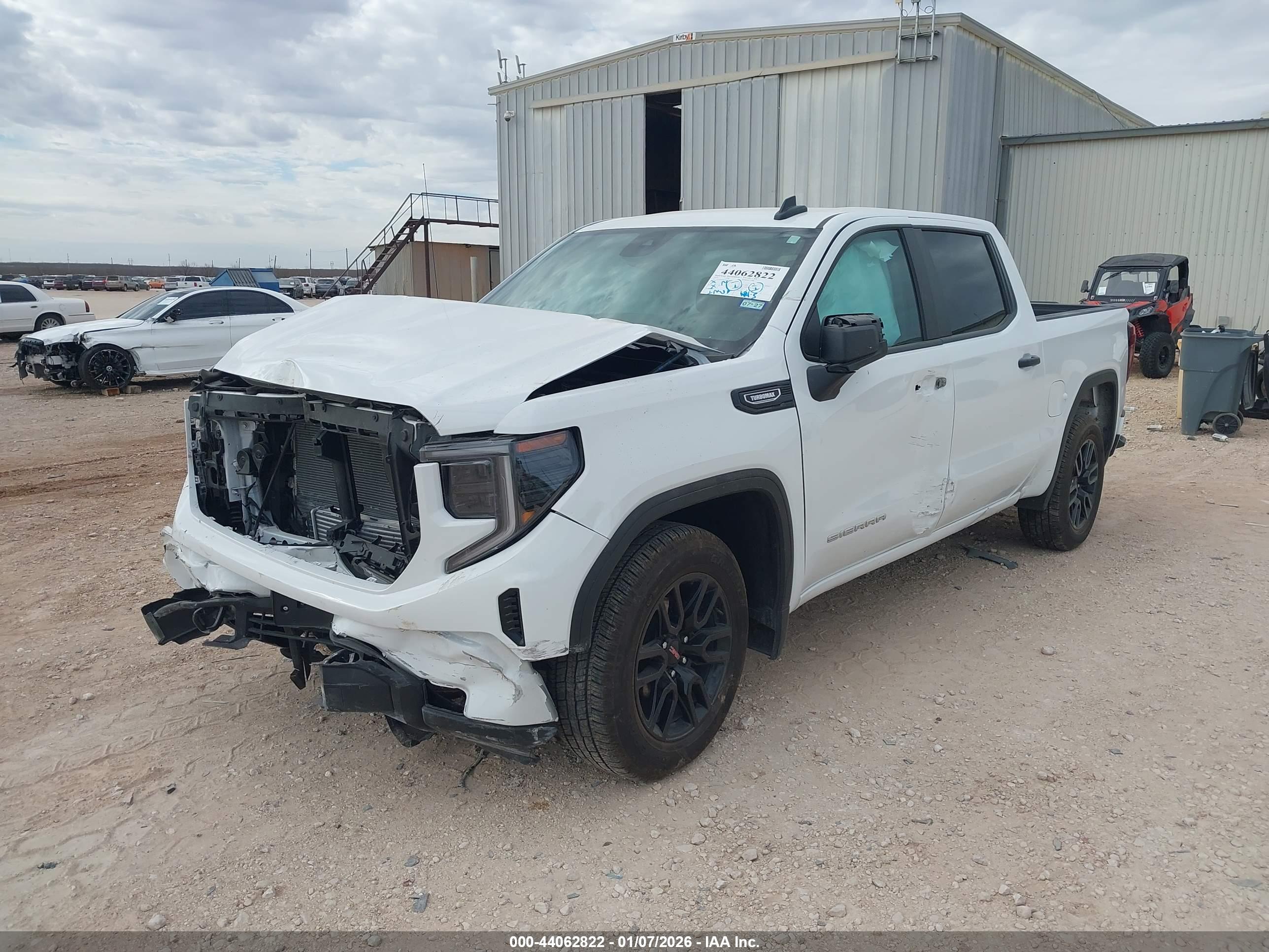 GMC SIERRA image 2