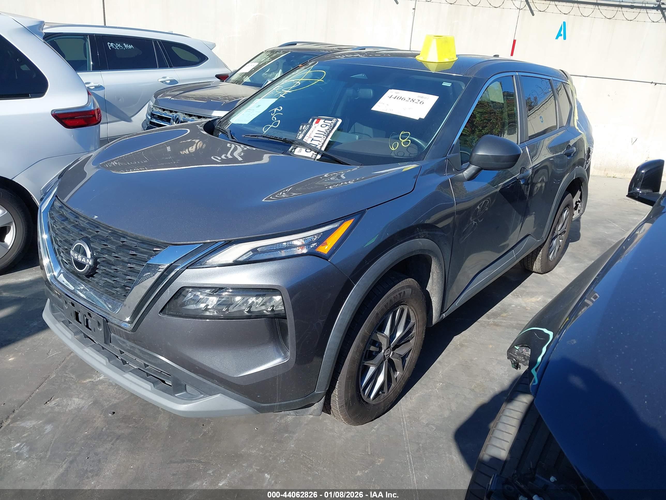 NISSAN ROGUE image 2