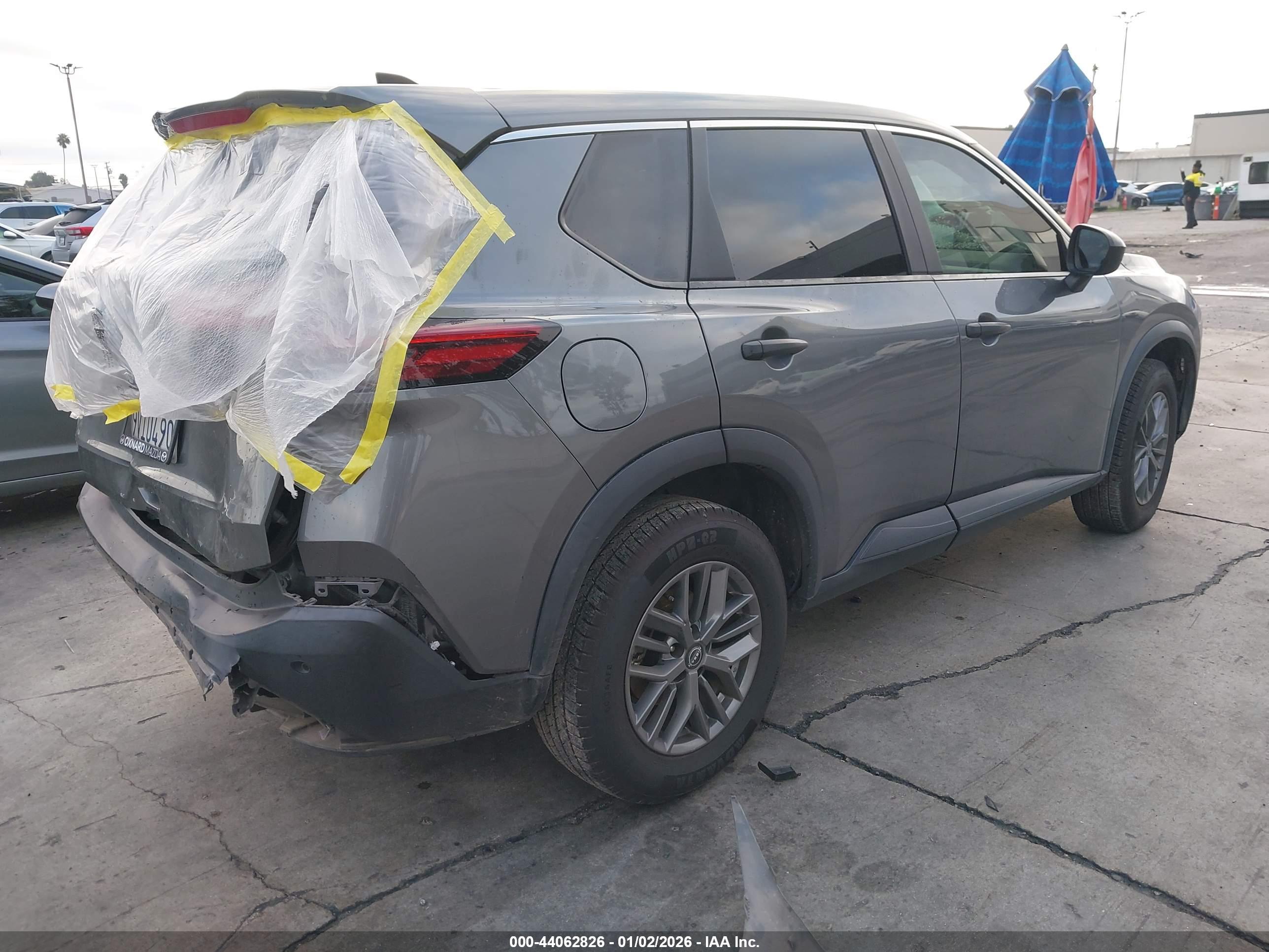 NISSAN ROGUE image 4
