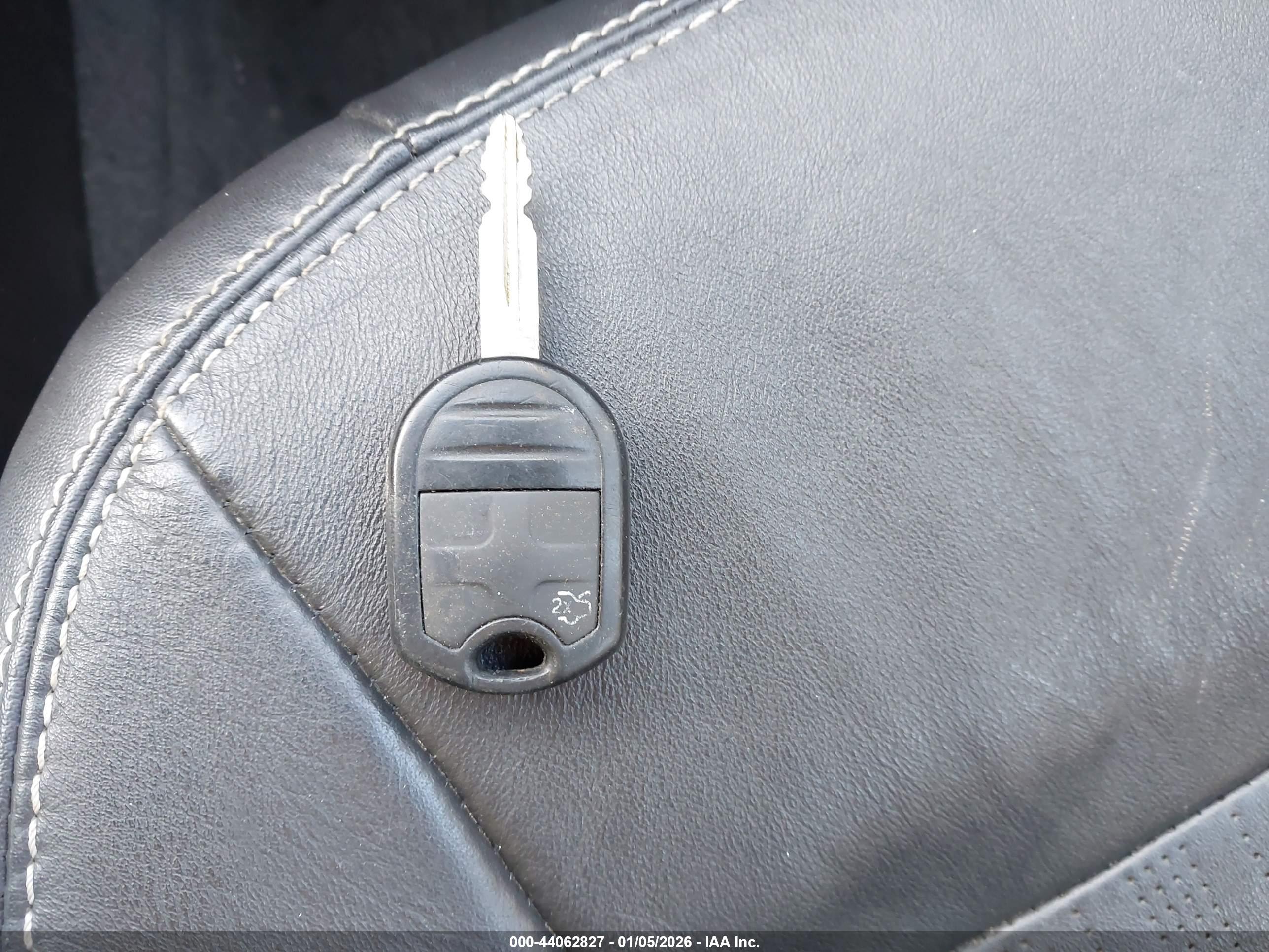 FORD FUSION image 11