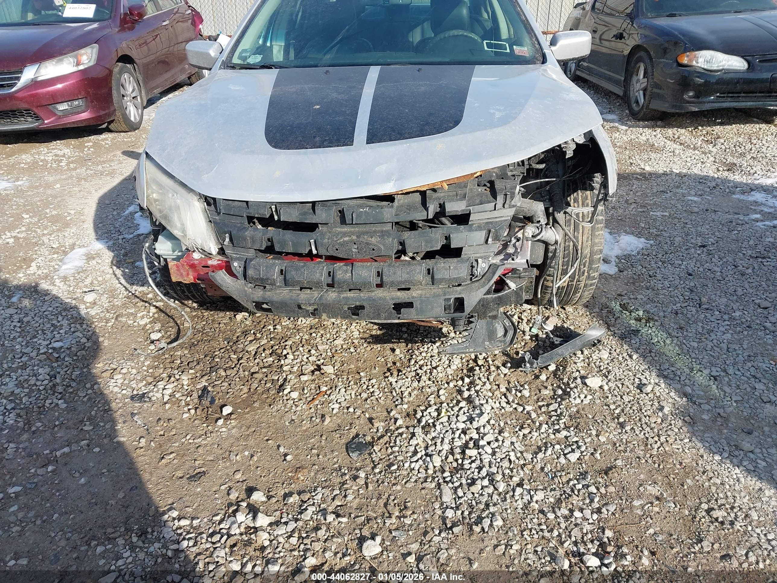 FORD FUSION image 6