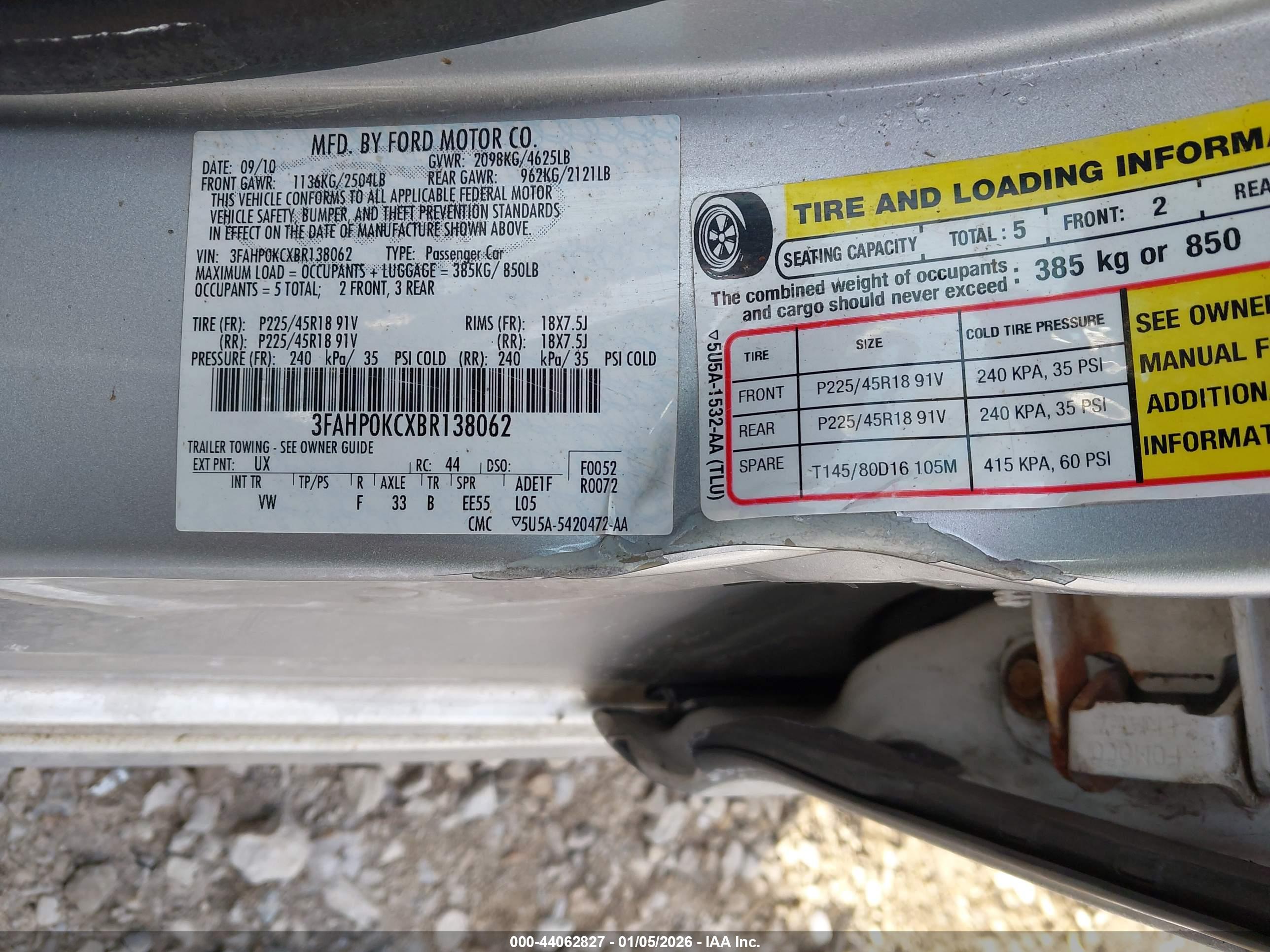 FORD FUSION image 9