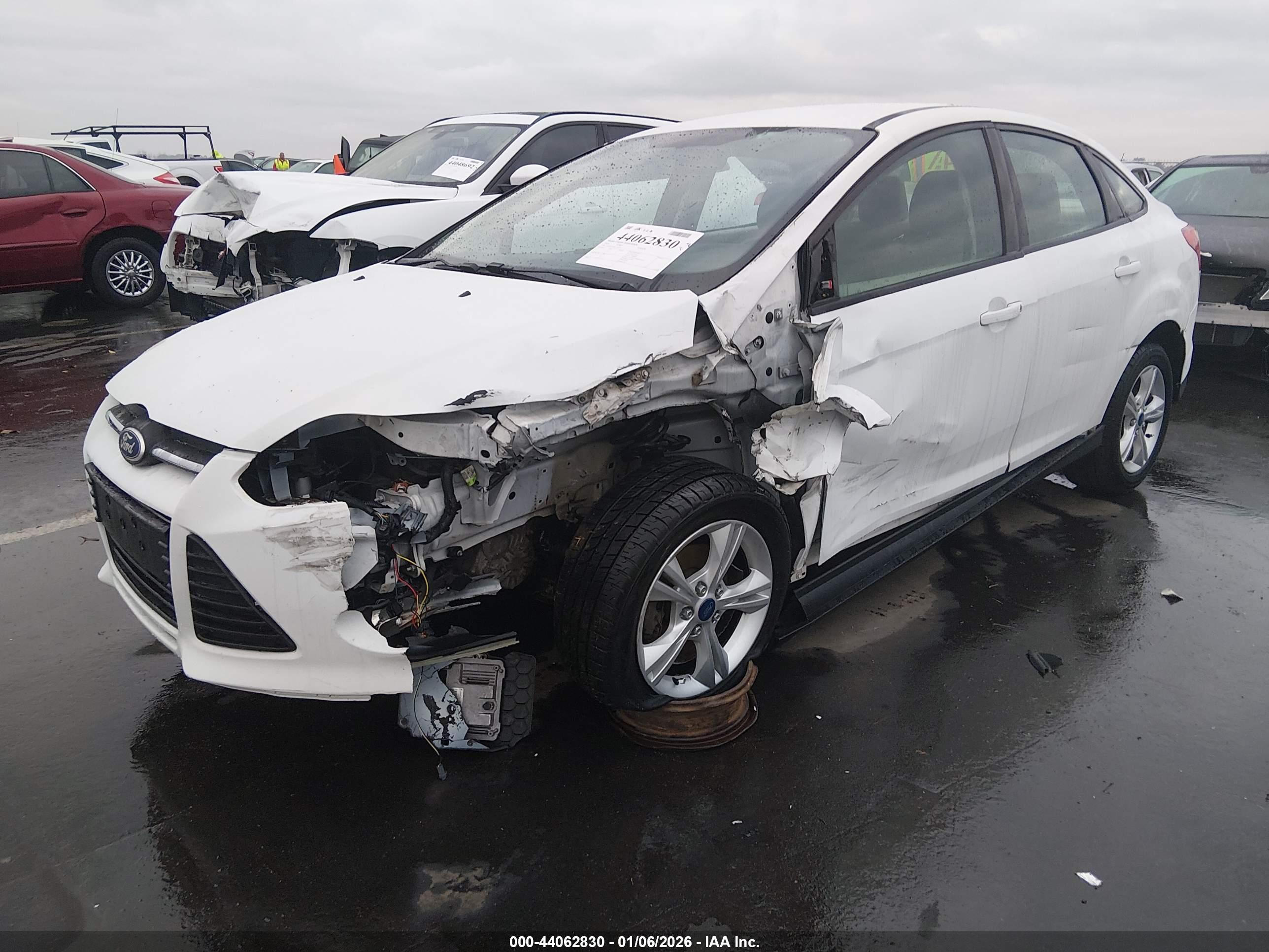 FORD FOCUS image 2