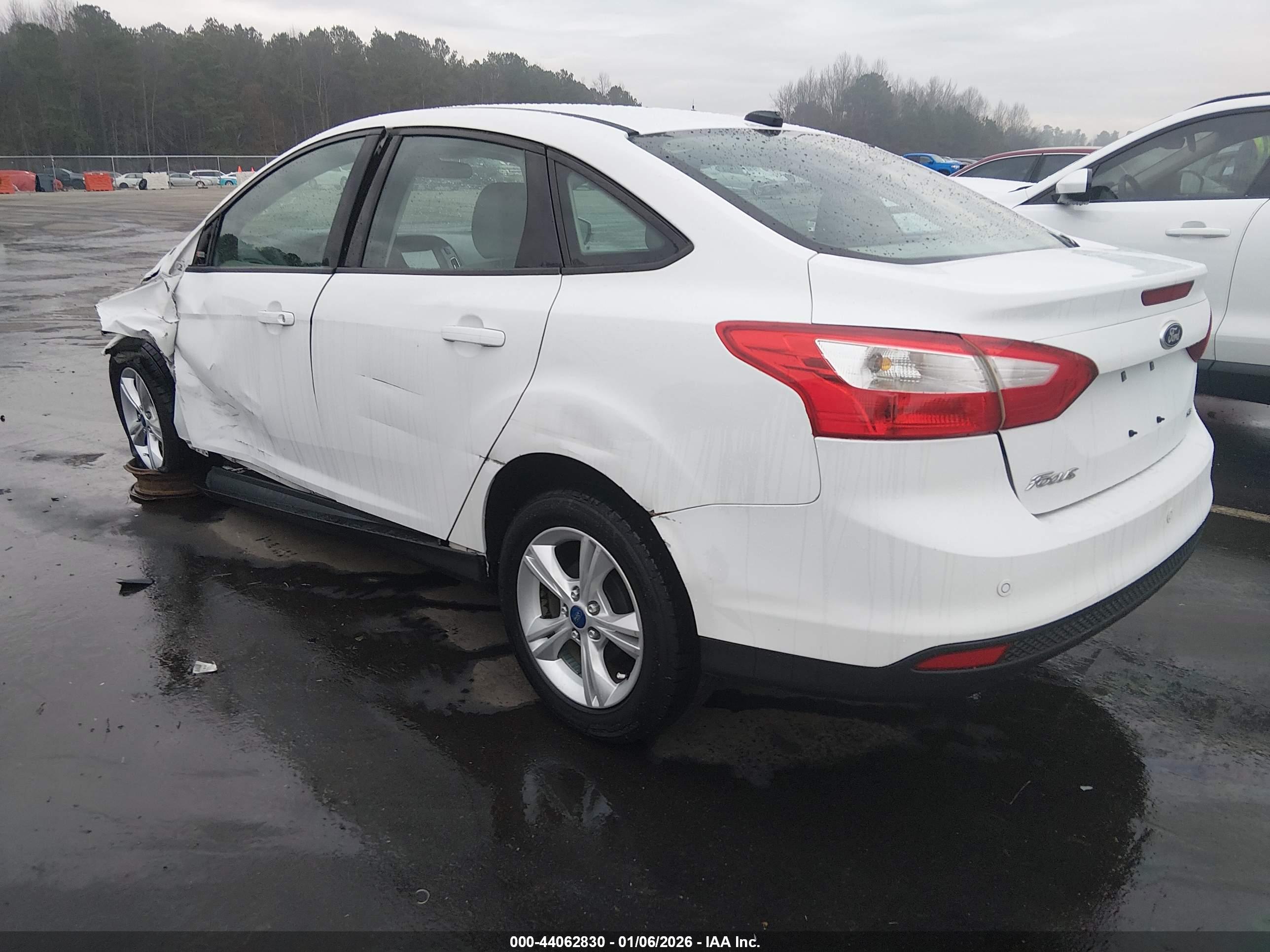FORD FOCUS image 3