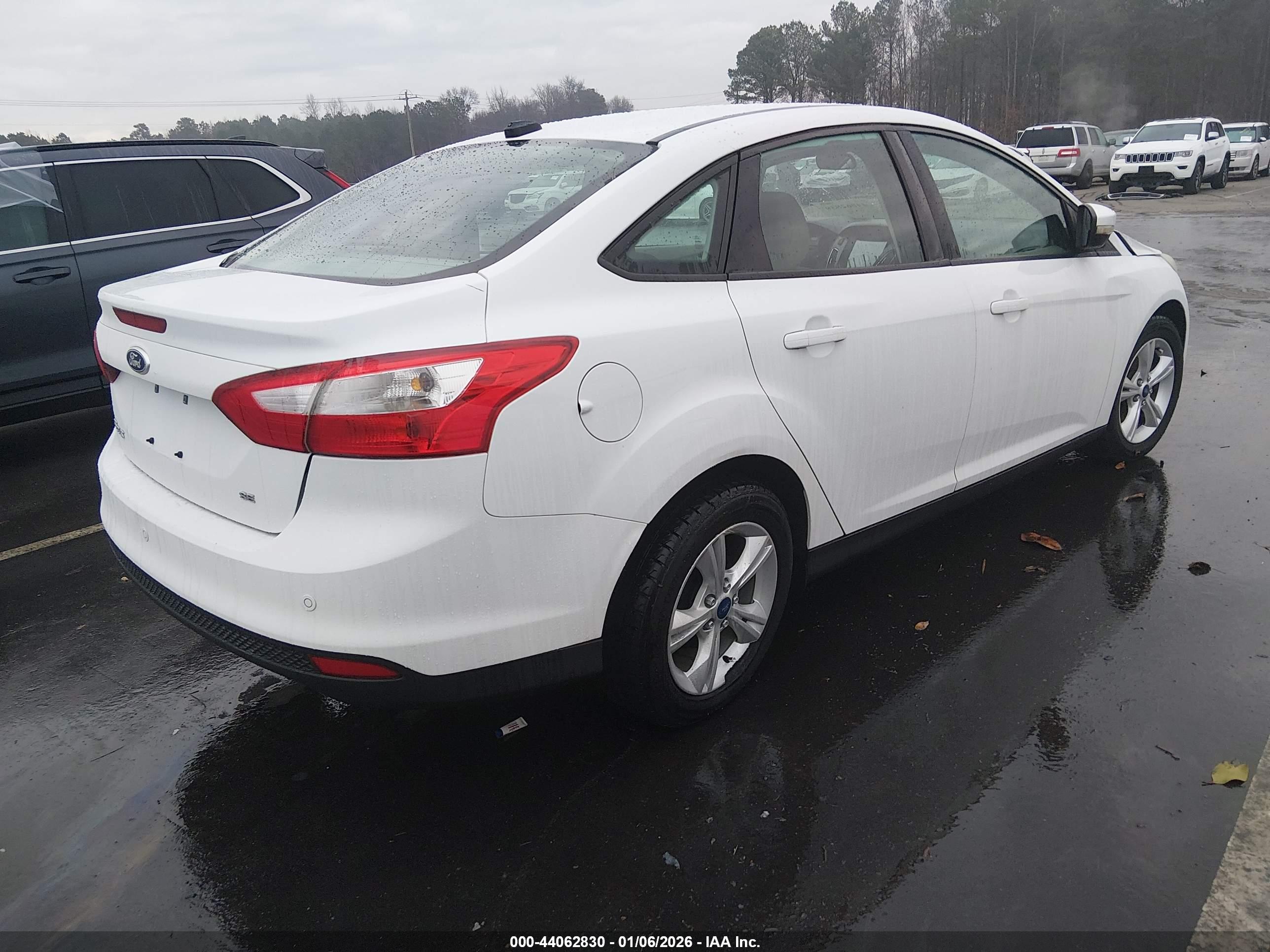FORD FOCUS image 4