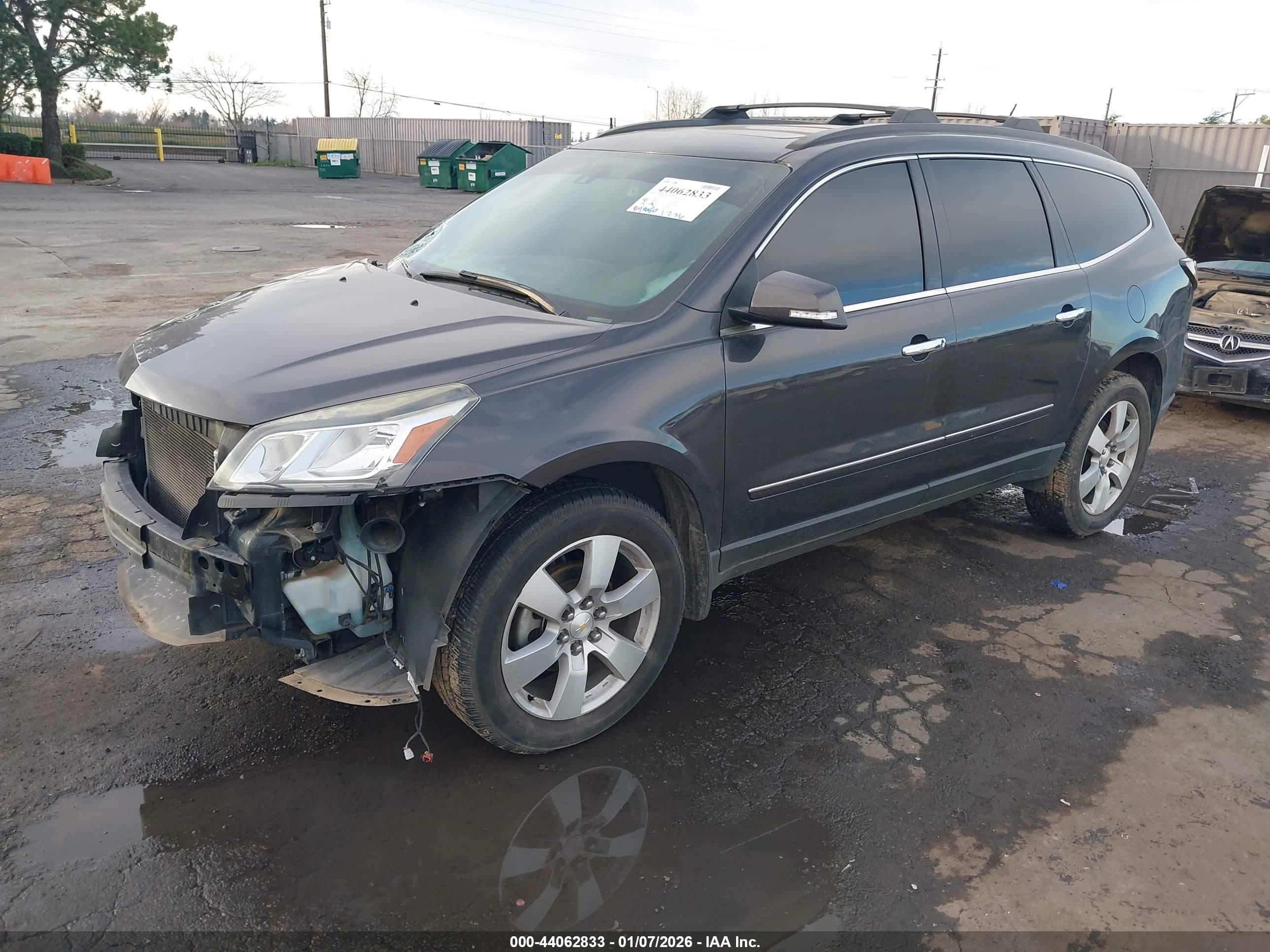 CHEVROLET TRAVERSE image 2