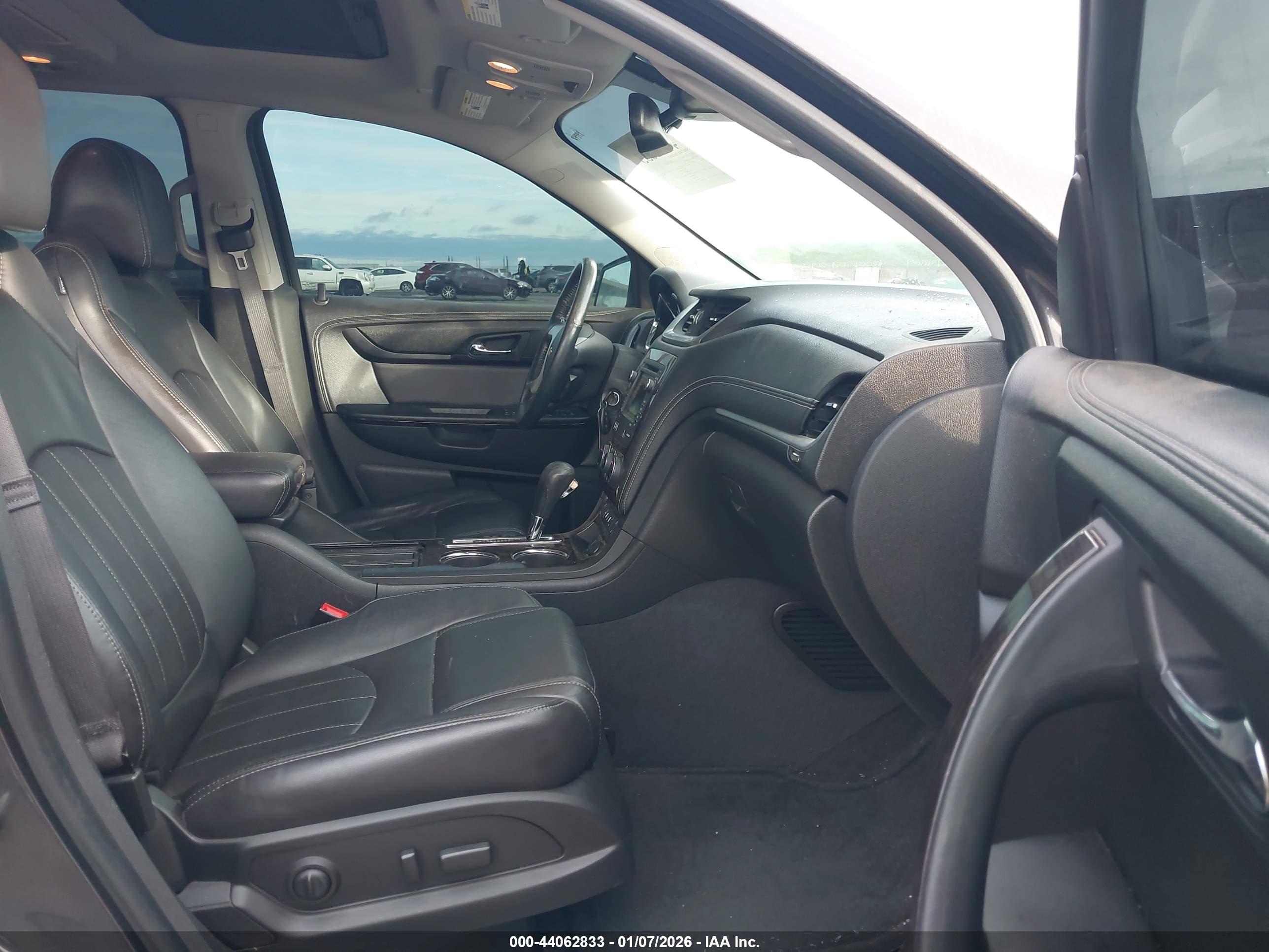 CHEVROLET TRAVERSE image 5